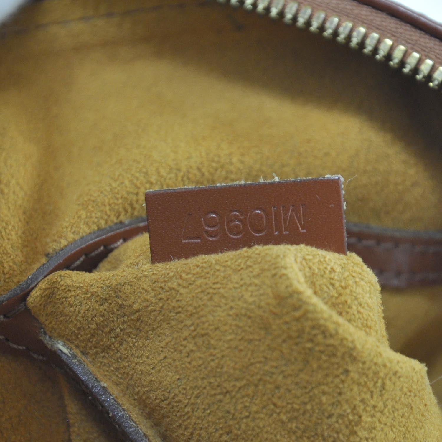 Louis Vuitton Epi Alma Fawn 8 of 8