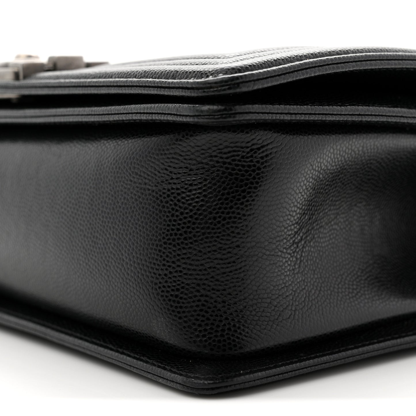 Caviar Quilted Medium Boy Flap Black