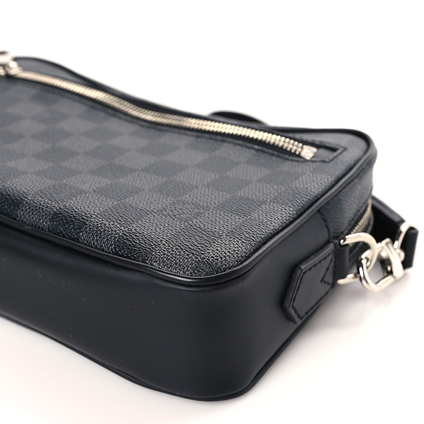 Damier Graphite Kasai Clutch
