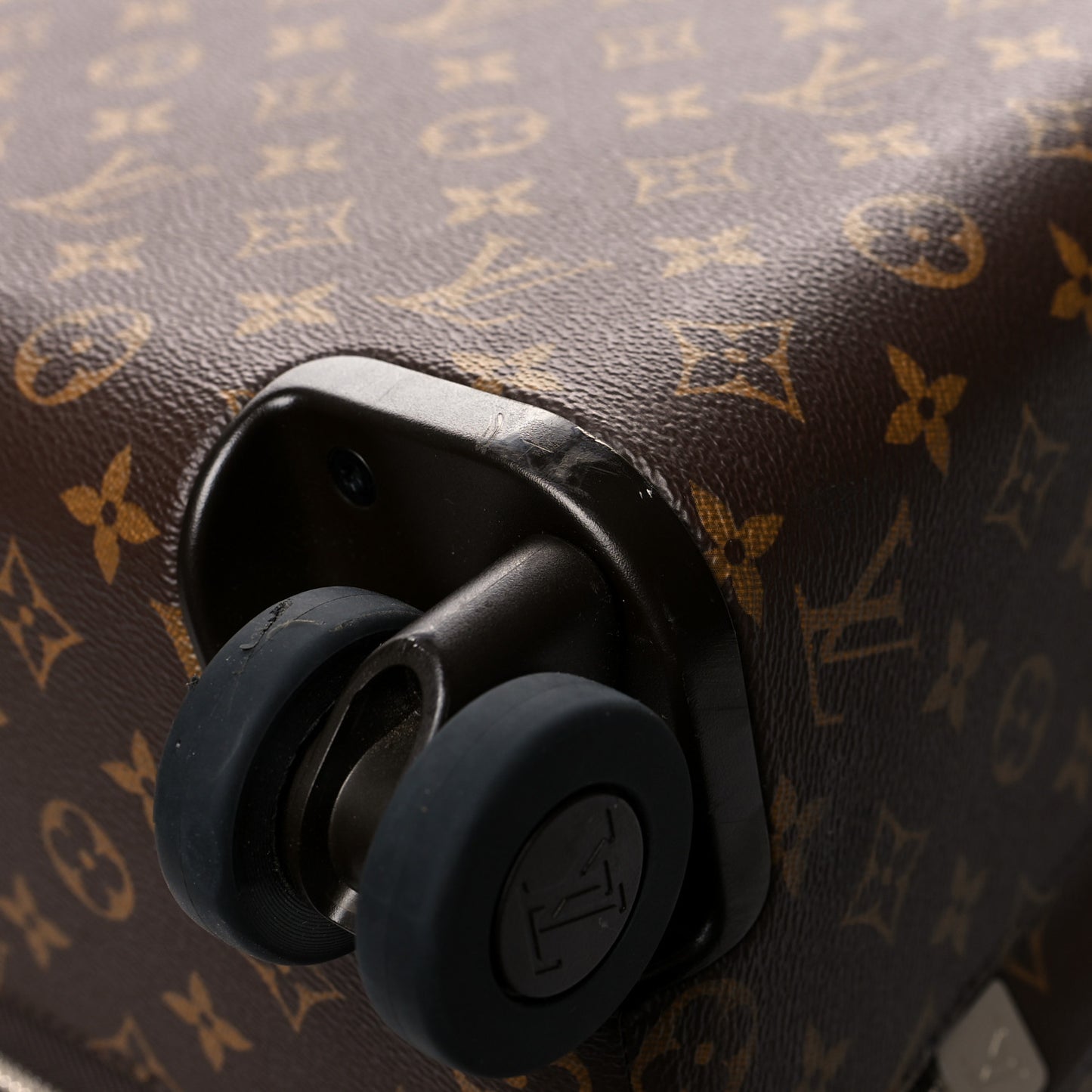 Monogram Horizon 70