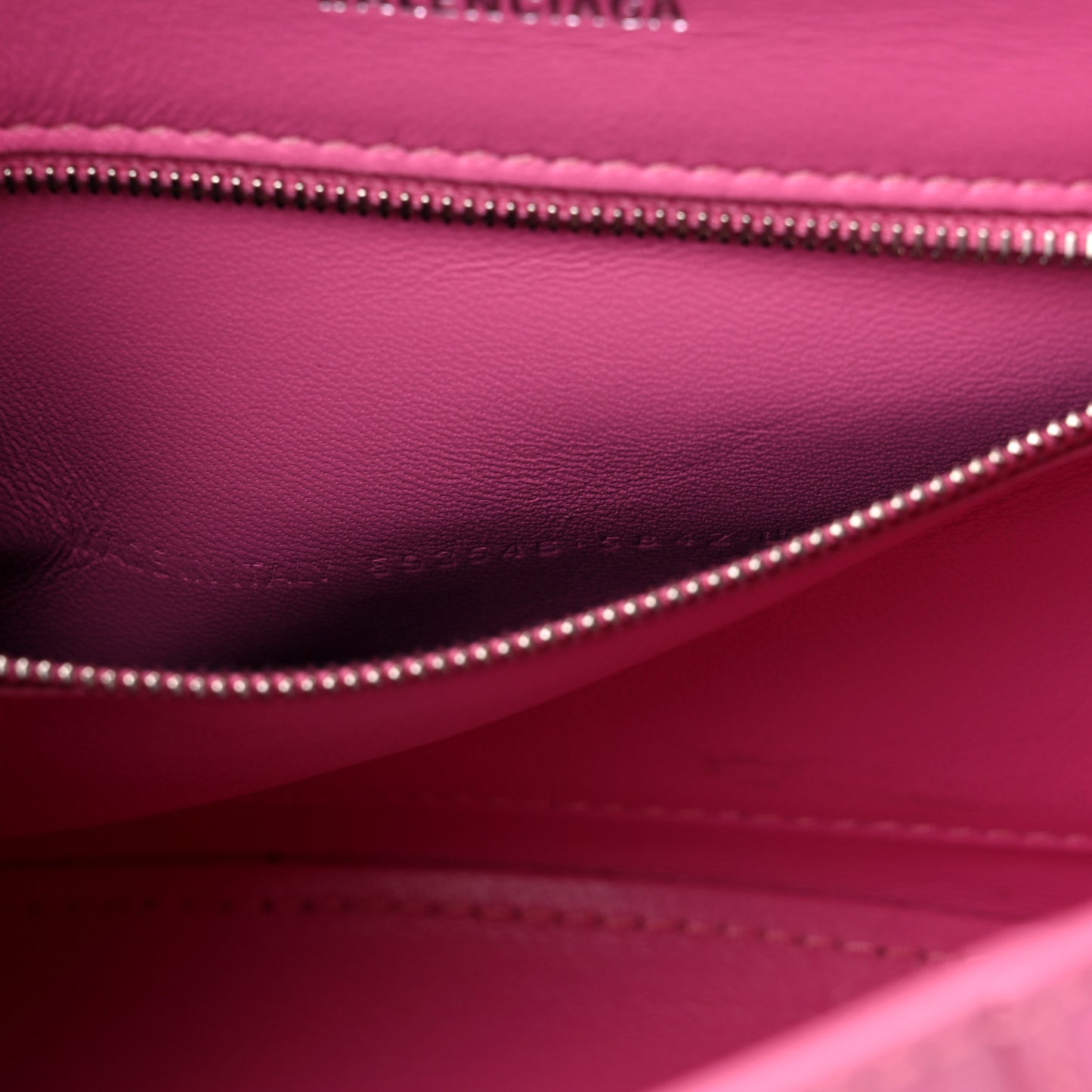 Shiny Calfskin Crocodile Embossed Small Hourglass Top Handle Bag Baby Pink