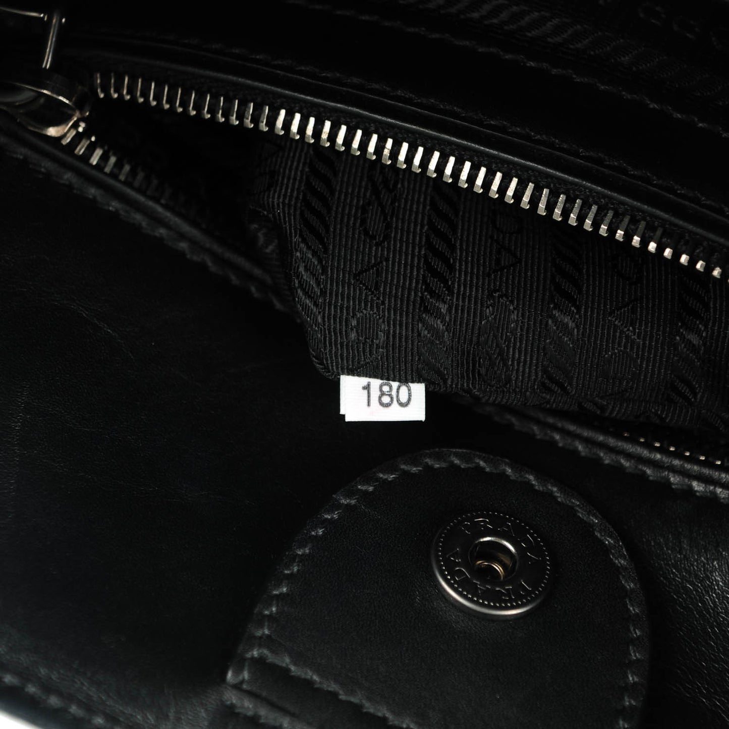 City Calf Front Pocket Tote Nero Black