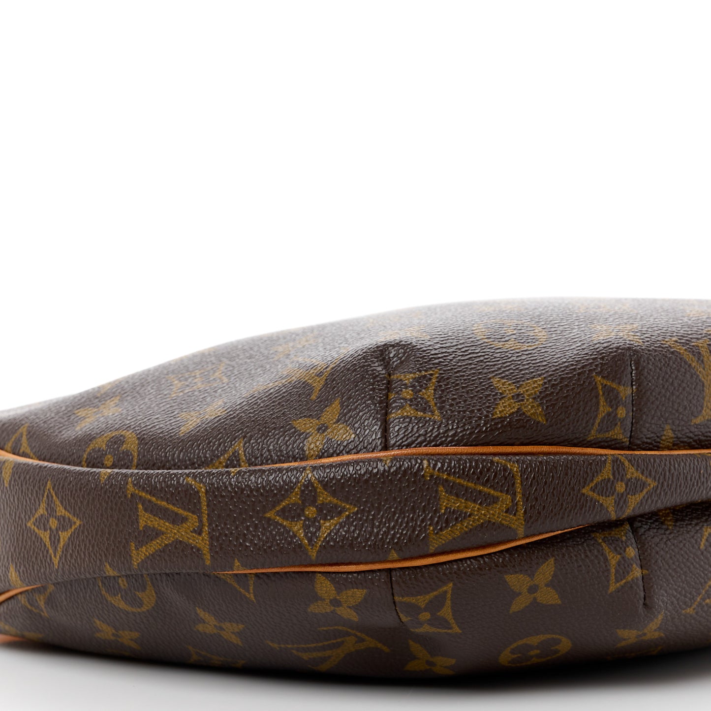 Monogram Croissant MM