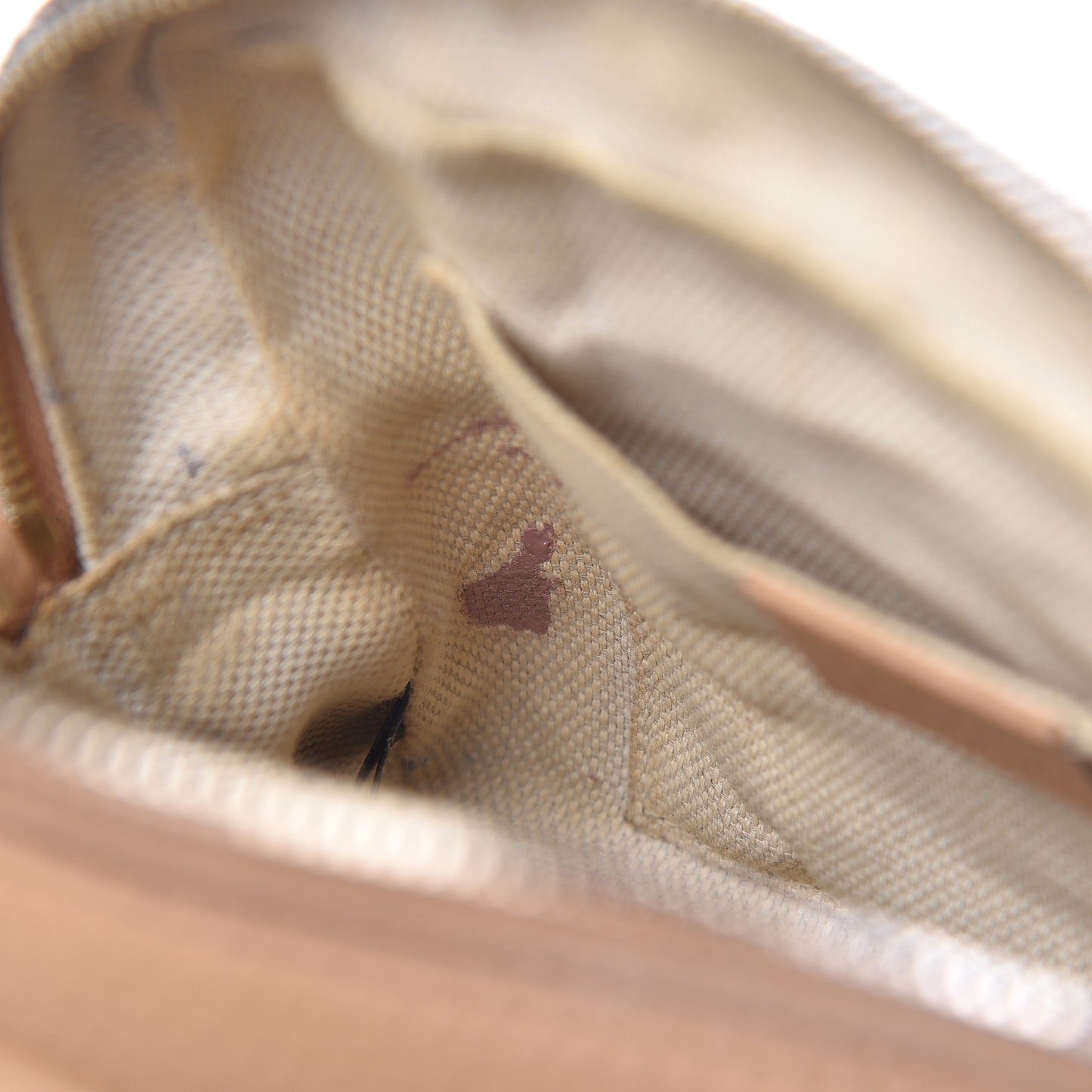 Pebbled Calfskin Small Soho Disco Bag Camelia