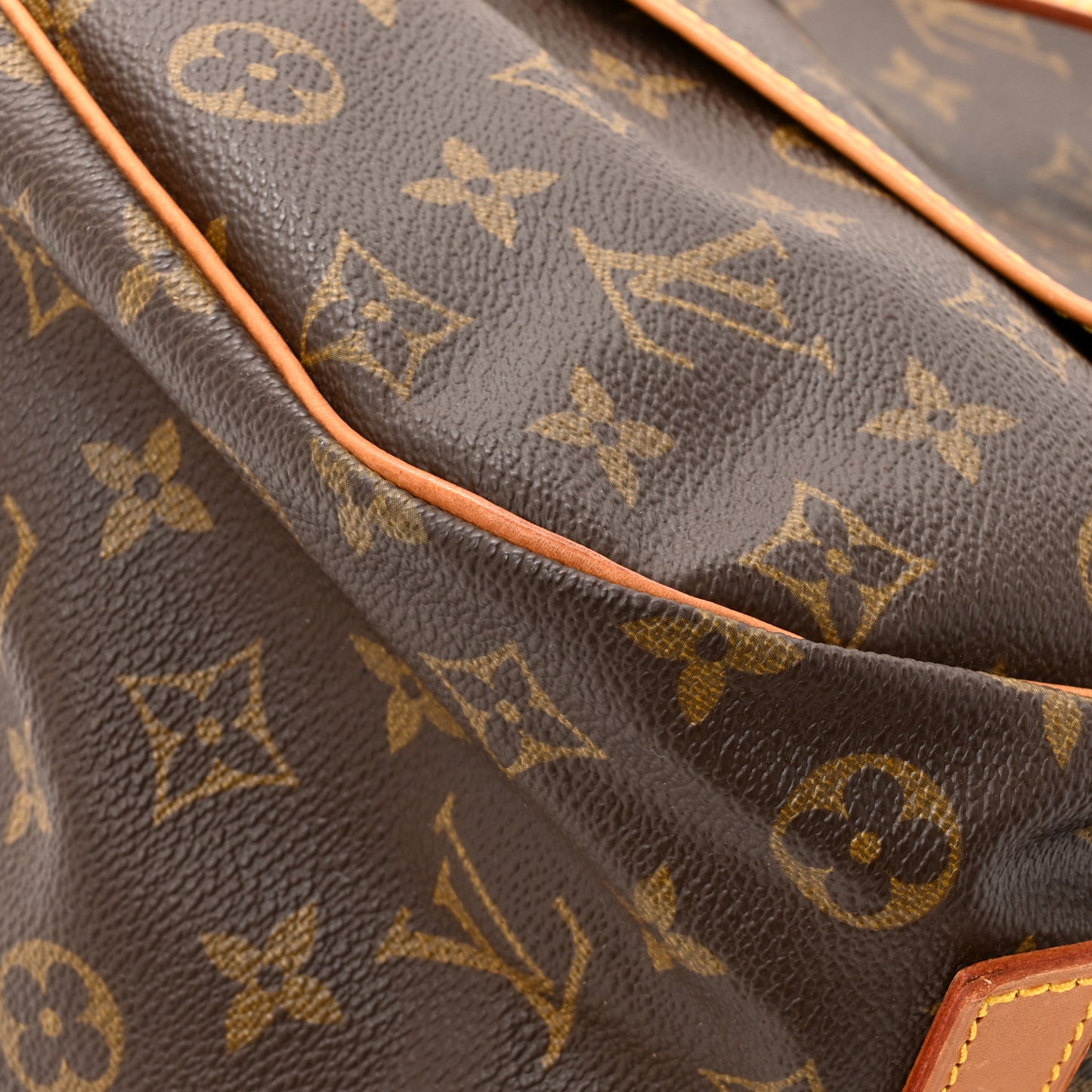 Monogram Saumur 35