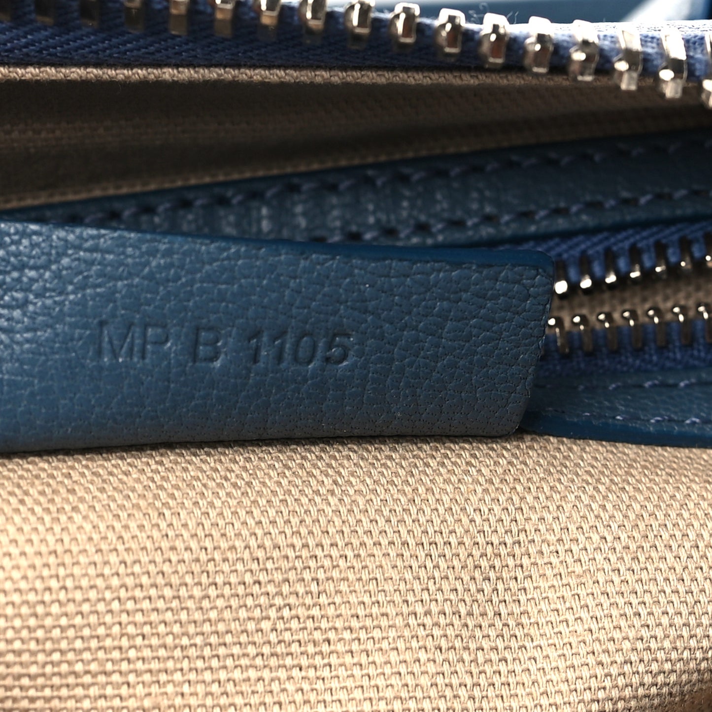 Sugar Goatskin Medium Antigona Mineral Blue