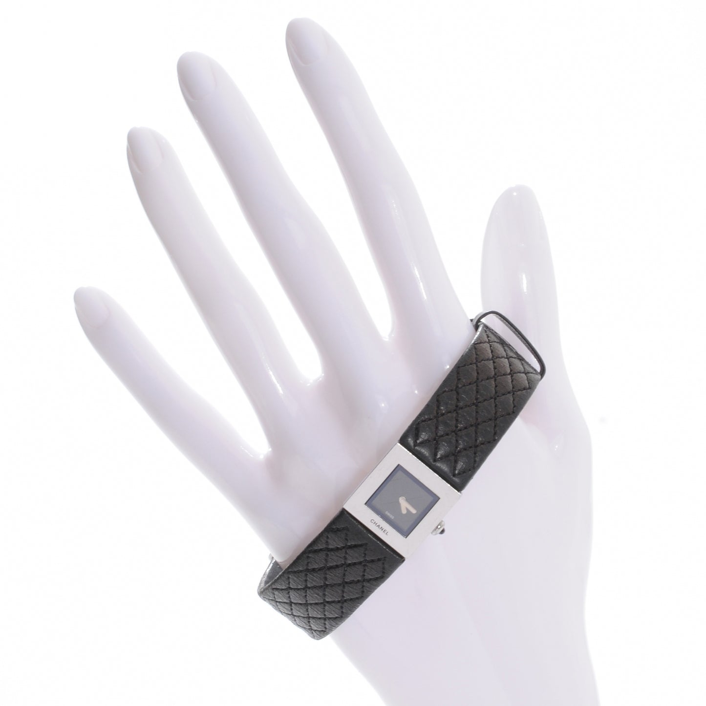 Stainless Steel Calfskin 19mm Quilted Matelasse Quartz Watch Black