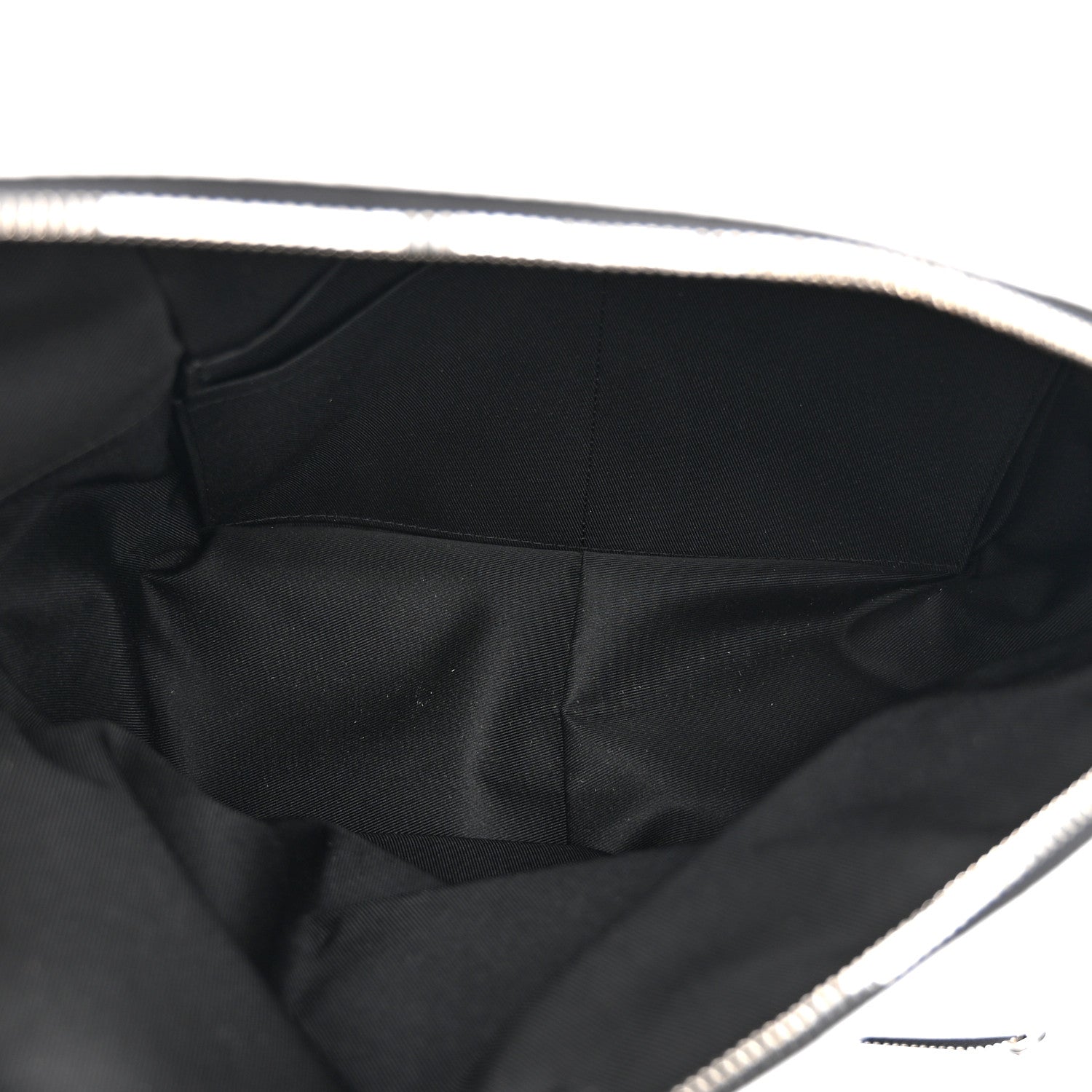 Louis Vuitton Taiga Monogram Discovery Backpack PM White 5 of 9