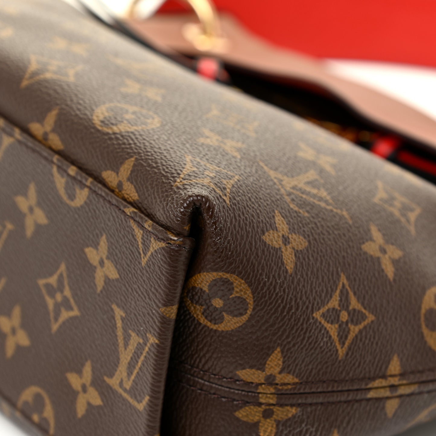 Monogram Tuileries Besace Caramel Rouge