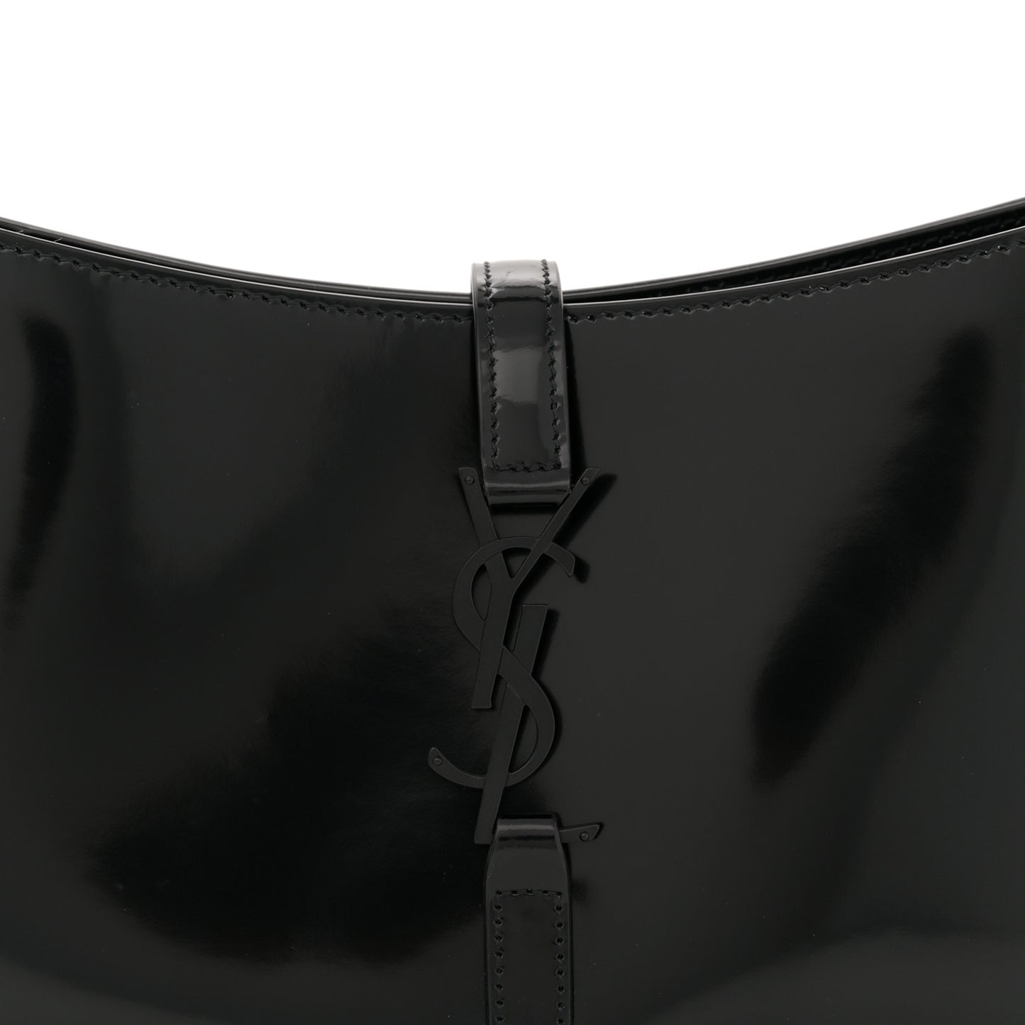 Patent Calfskin Monochrome Le 5 A 7 Hobo Black