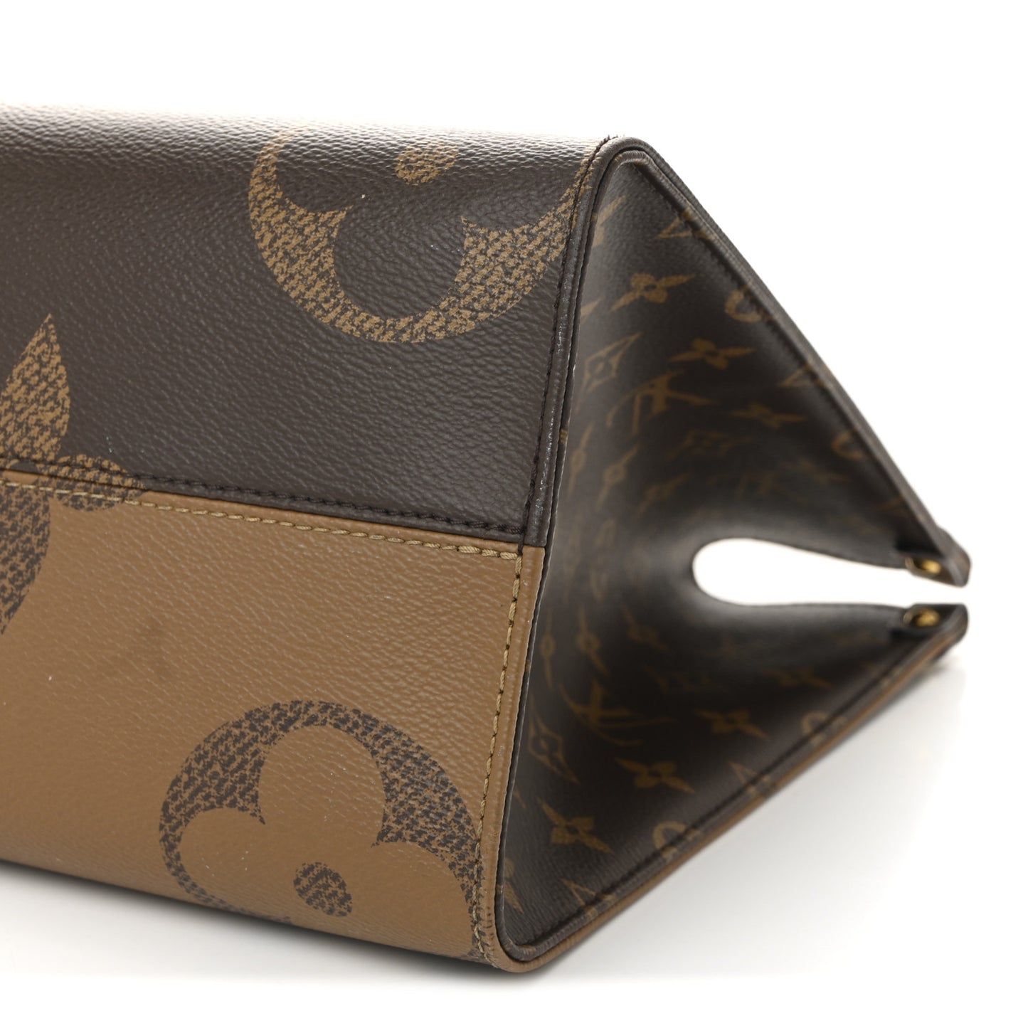 Reverse Monogram Giant Onthego MM