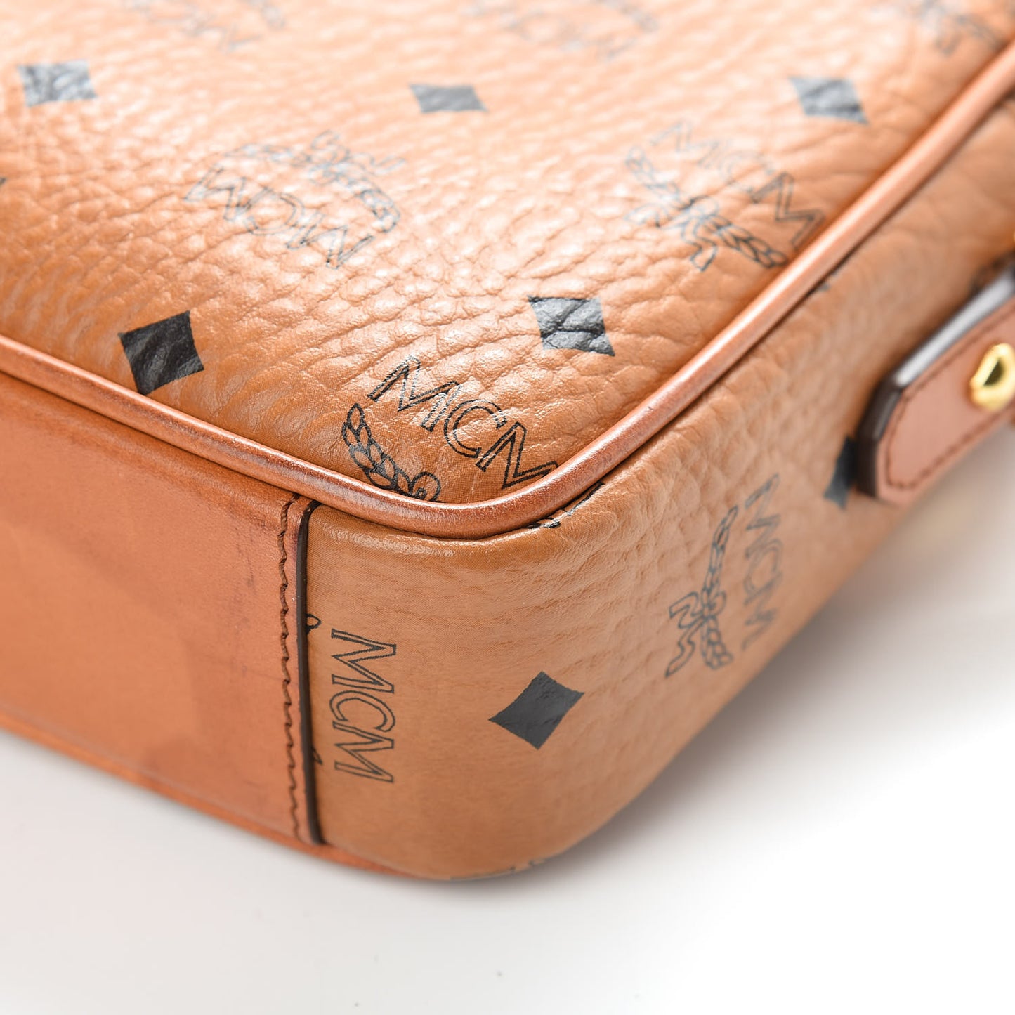Visetos Medium Heritage Line Camera Crossbody Bag Cognac