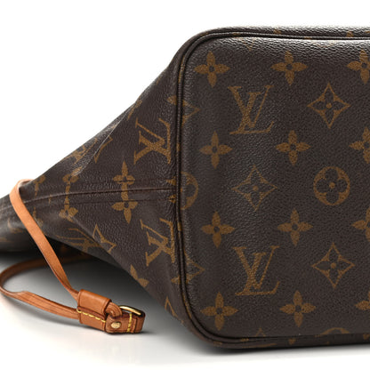 Louis Vuitton Monogram Neverfull MM 9 of 10