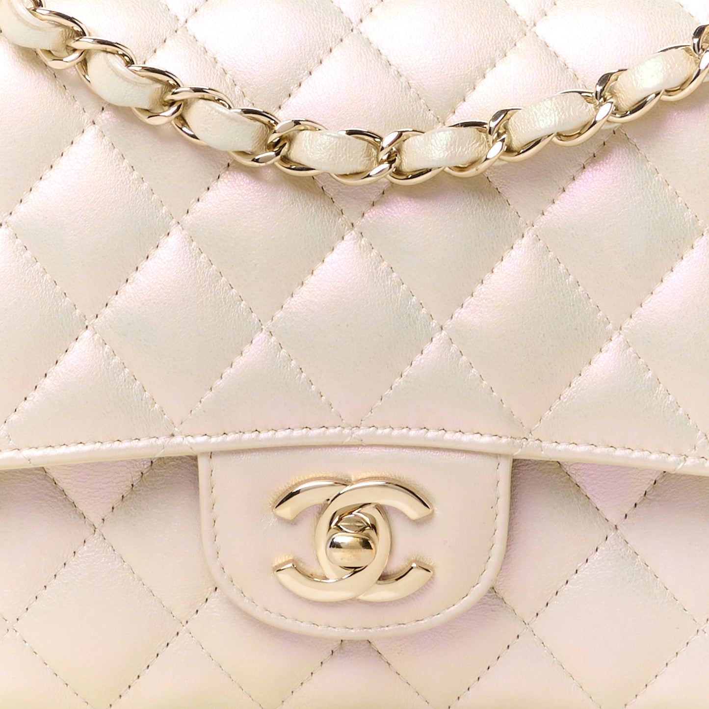 Iridescent Lambskin Quilted Medium Double Flap Ivory