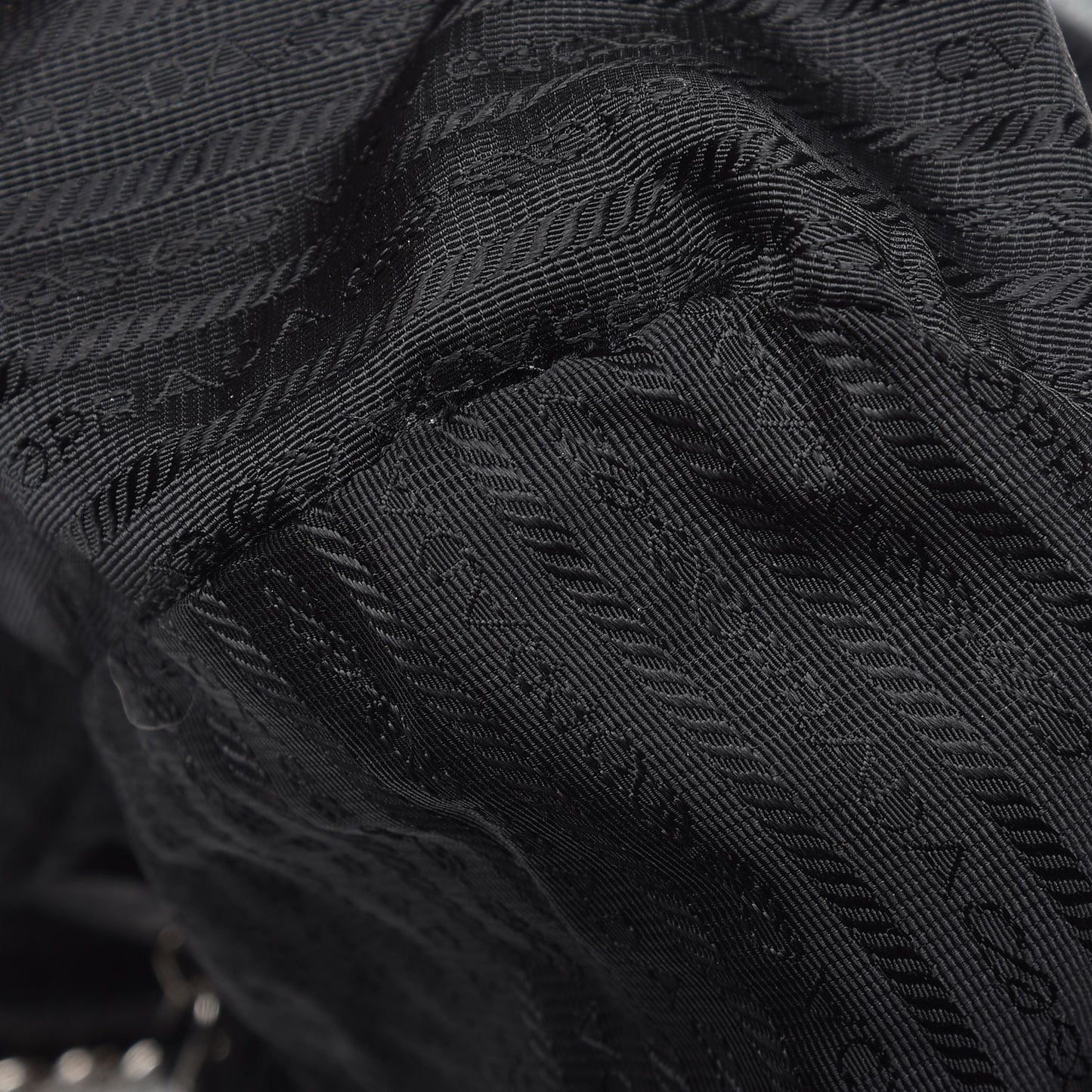 Cervo Lux Chain Shoulder Bag Nero Black
