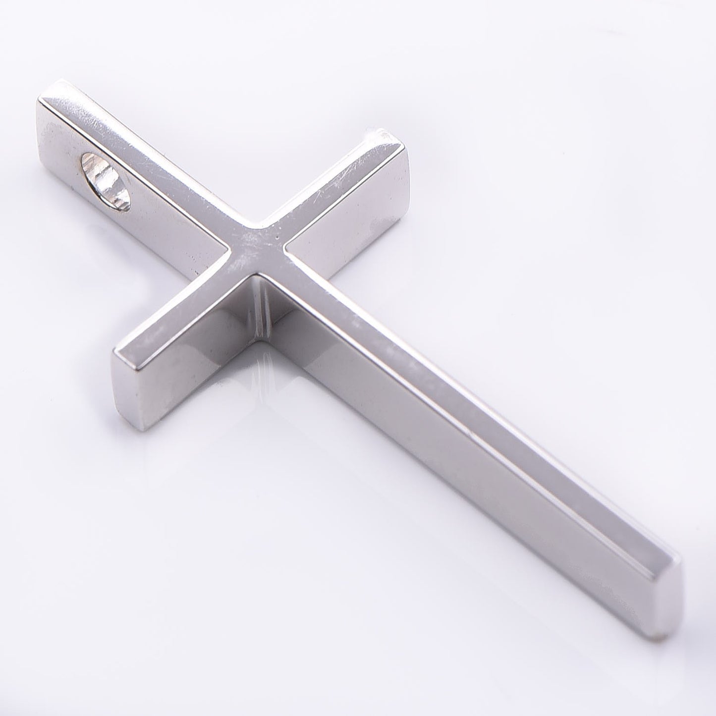 18K White Gold Metro Cross Pendant