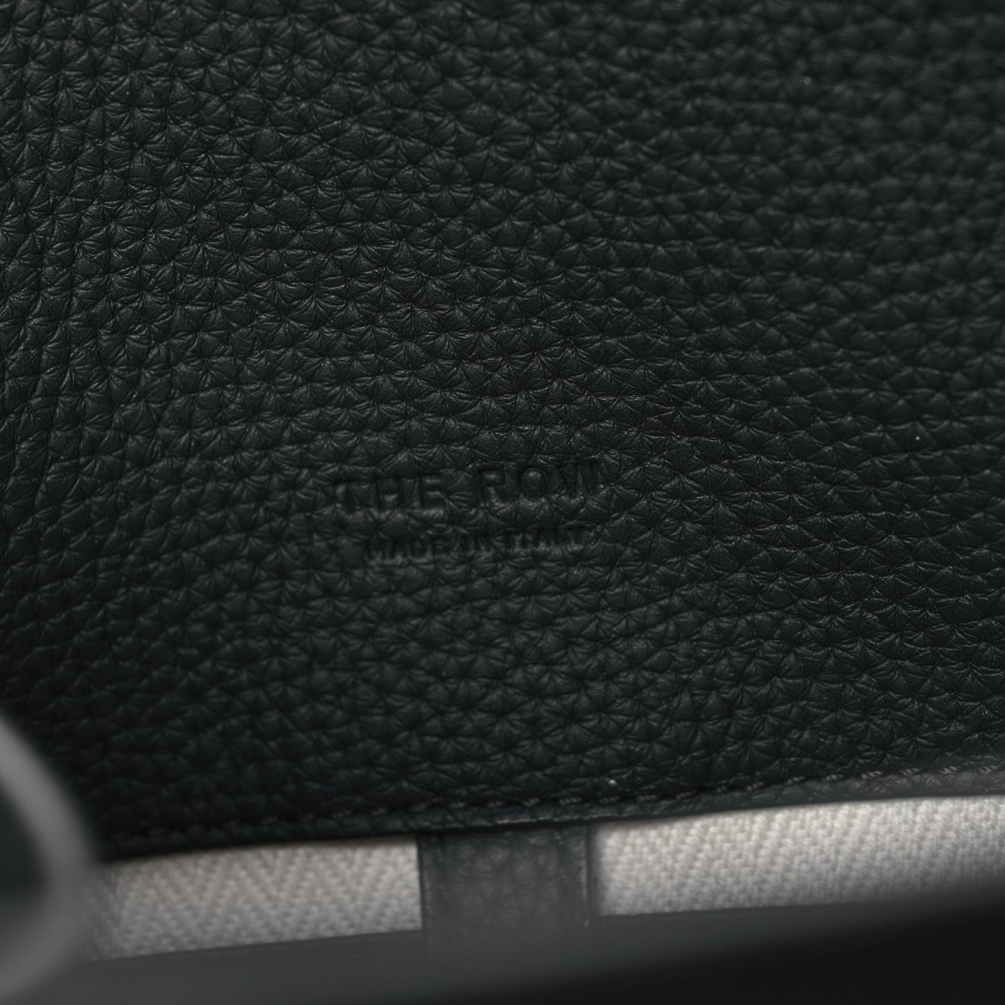 Matte Grained Calfskin Soft Margaux 15 Black