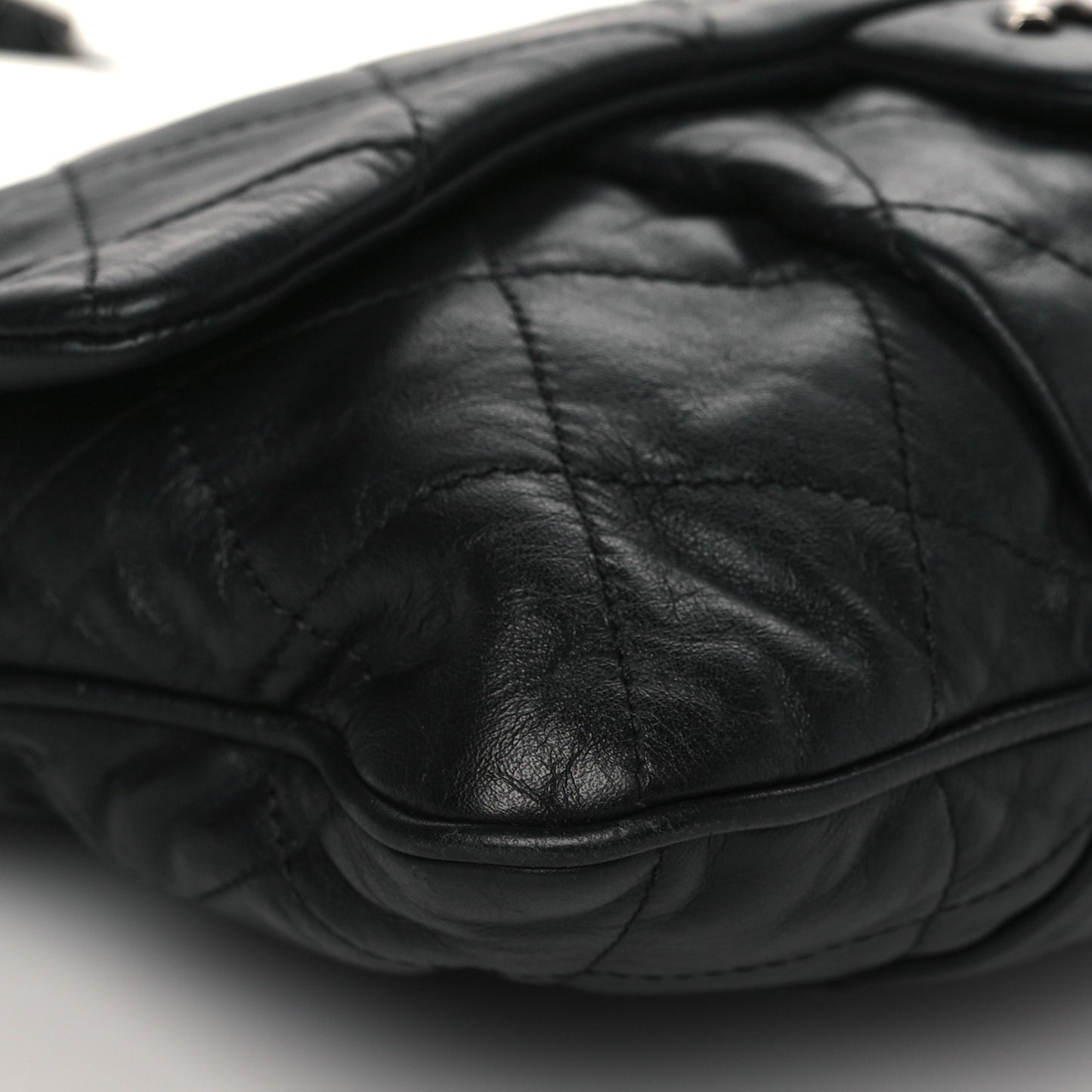 Calfskin Coco Pleats Messenger Flap Black