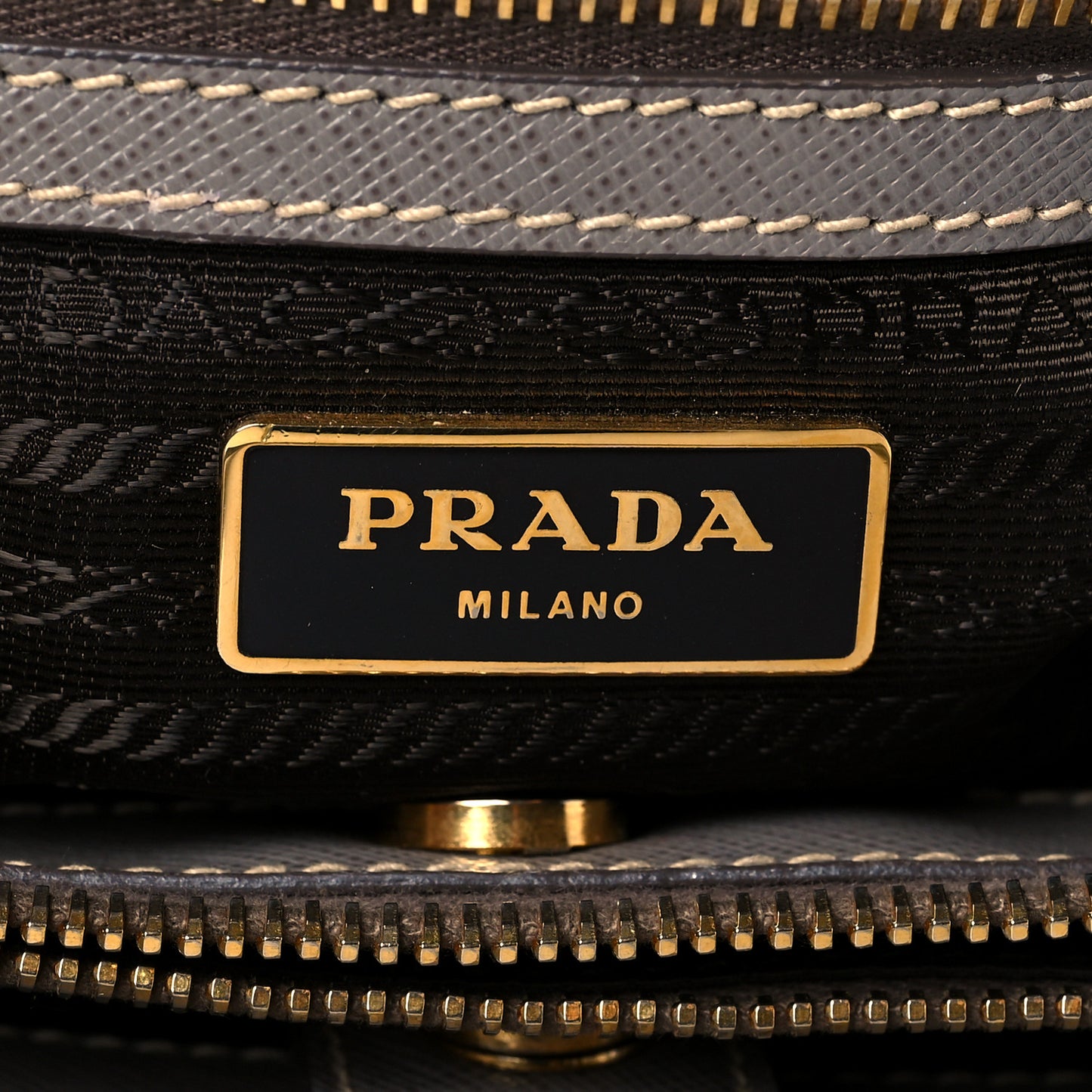 Saffiano Medium Galleria Double Zip Tote Marmo