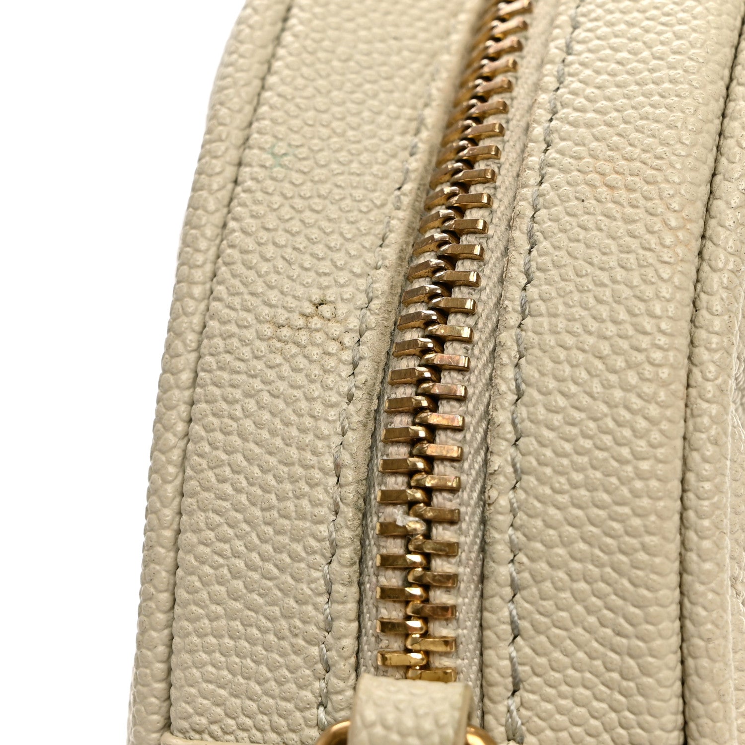 Saint Laurent Grain De Poudre Matelasse Chevron Quilted Round Vinyle Camera Bag Crema Soft 10 of 11