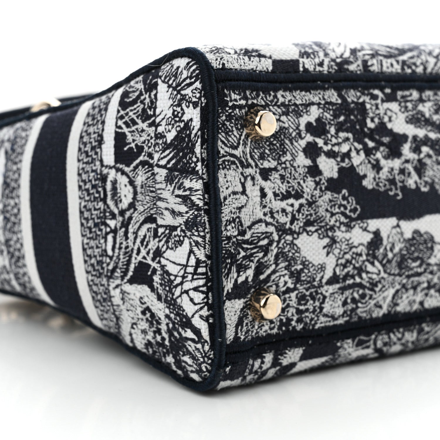 Christian Dior Canvas Toile De Jouy Embroidered Medium Lady D-Lite 9 of 12