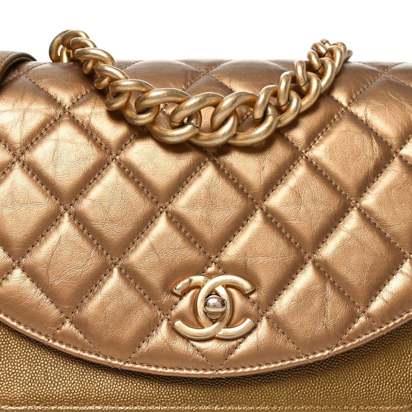 Metallic Calfskin Caviar Quilted Chain Handle Flap Gold
