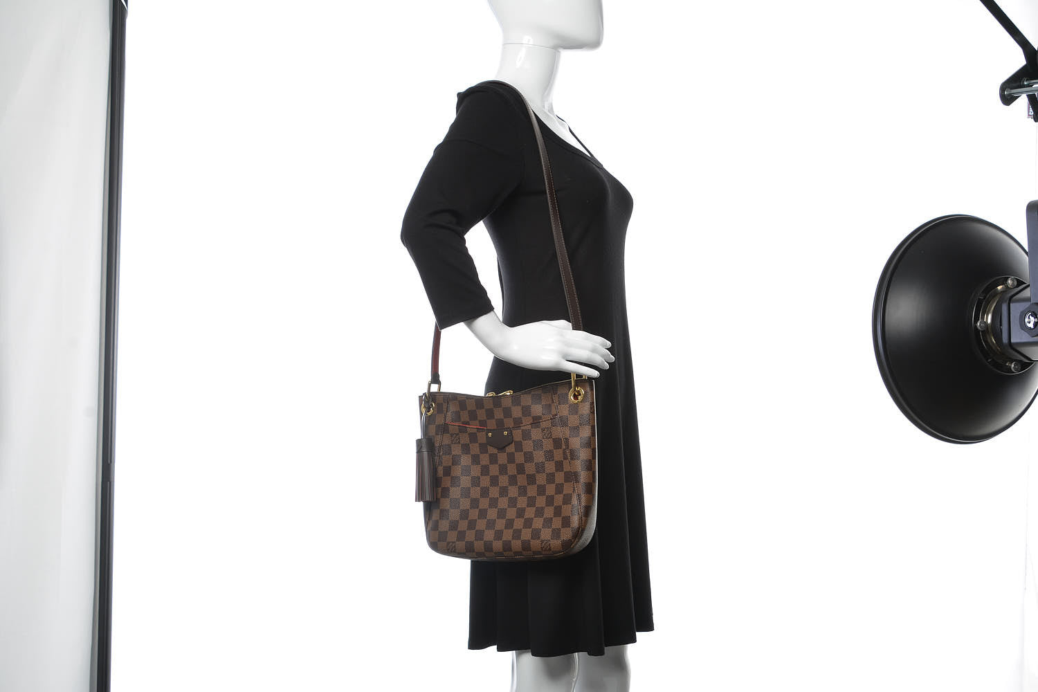 Louis Vuitton Damier Ebene South Bank Besace 2 of 8