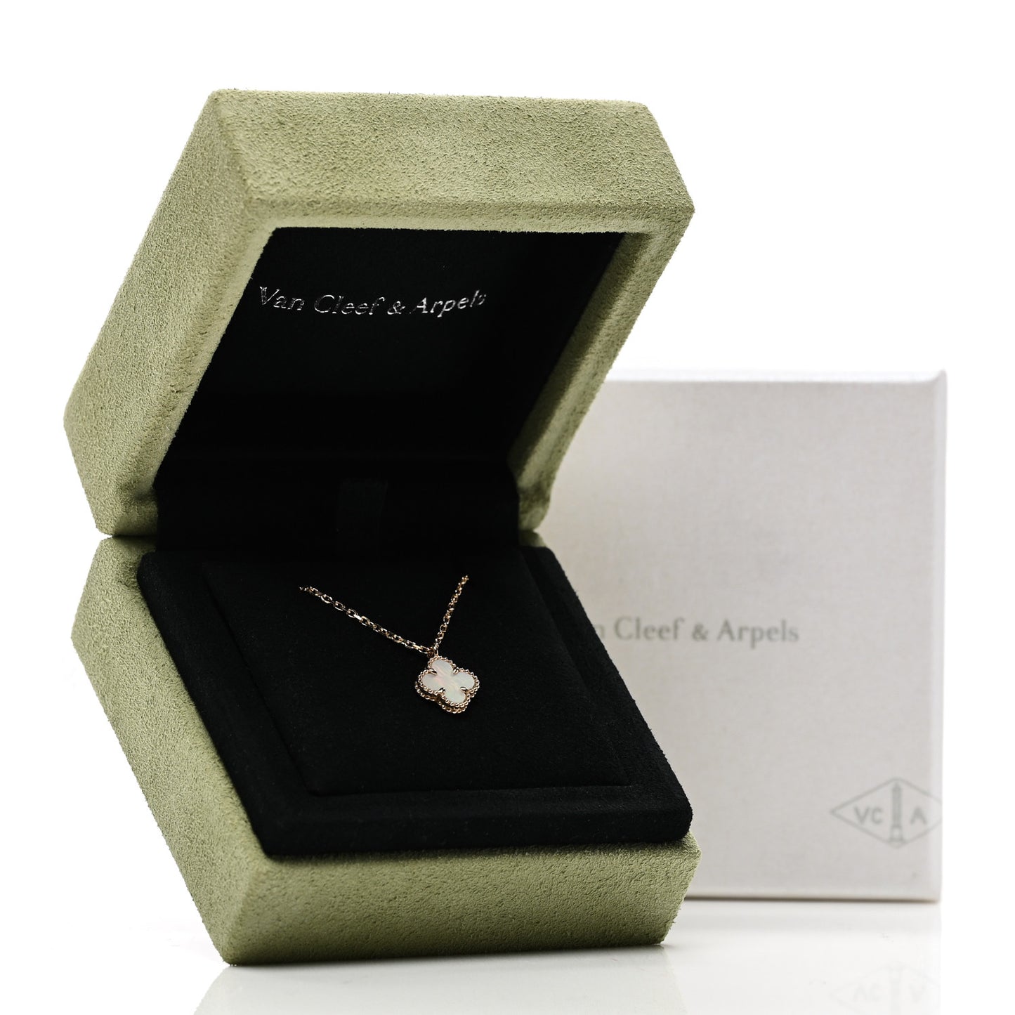 18K Yellow Gold Mother of Pearl Sweet Alhambra Pendant Necklace