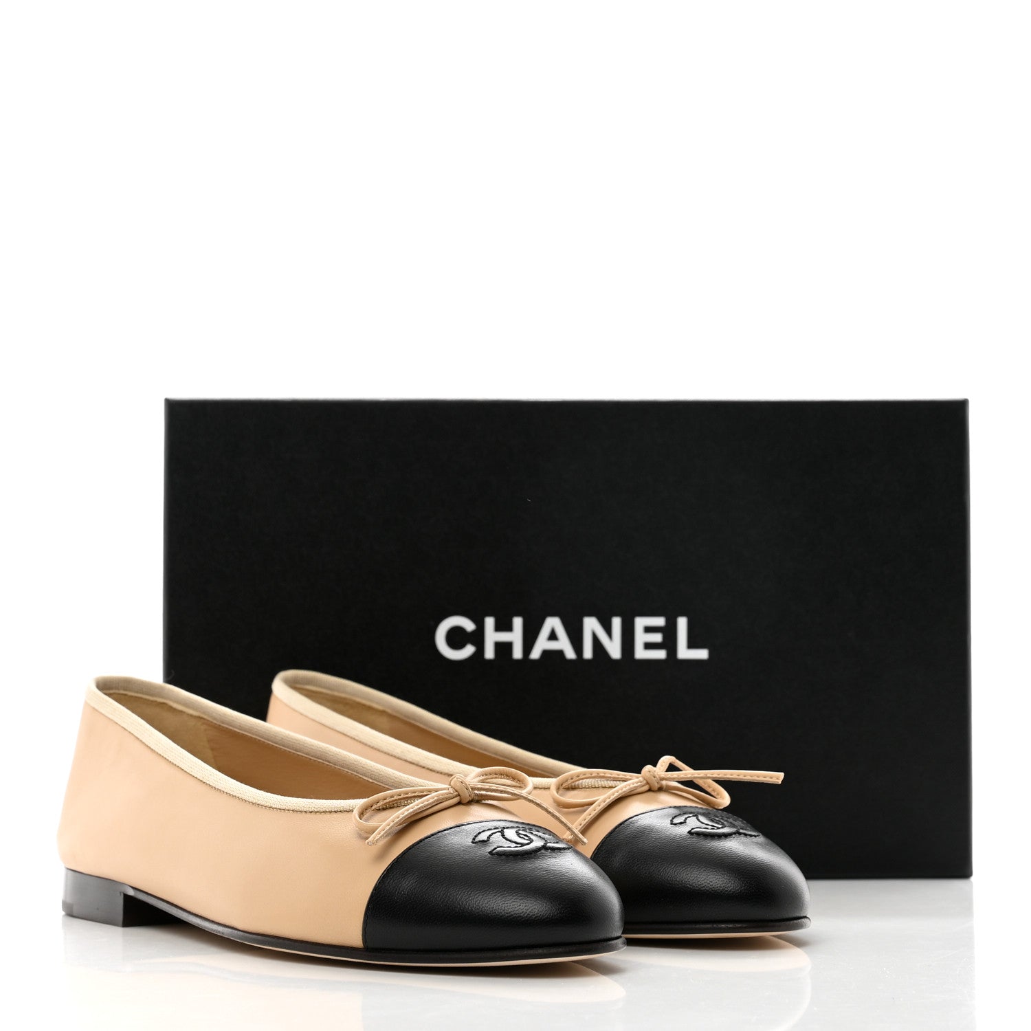 Chanel Lambskin Cap Toe CC Ballerina Flats 38.5 Beige Black 9 of 9