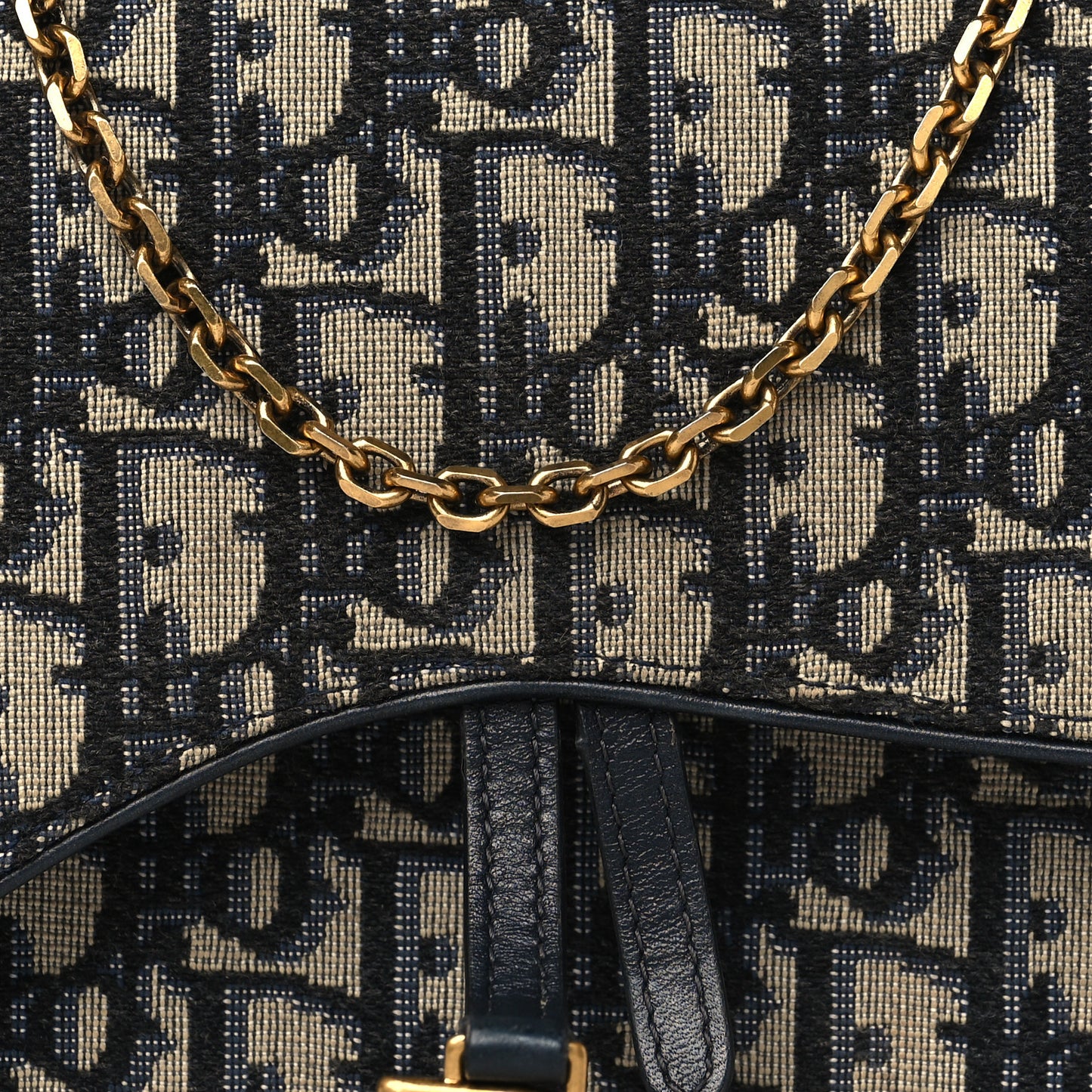 Oblique Saddle Chain Pouch Blue