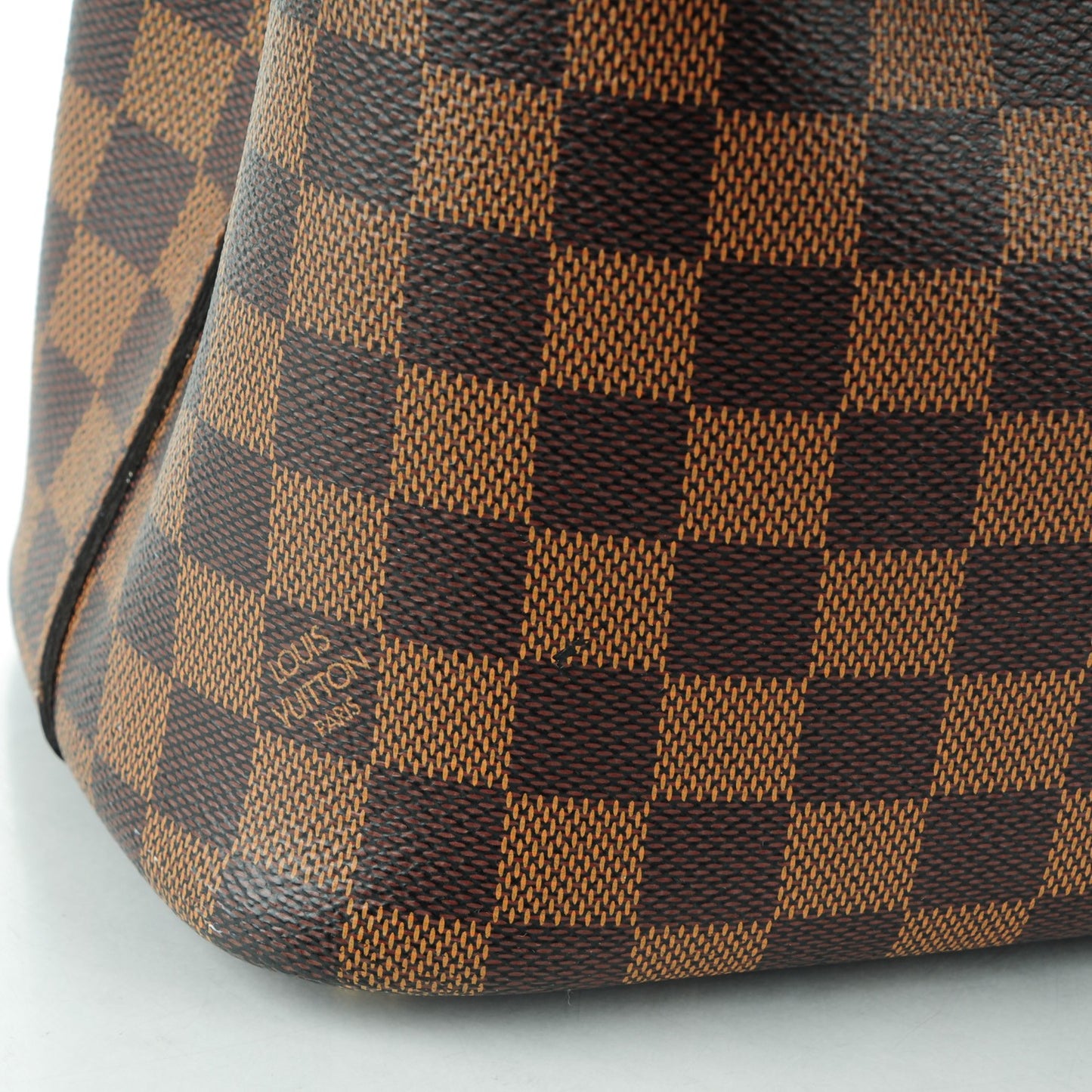 Damier Ebene Kensington