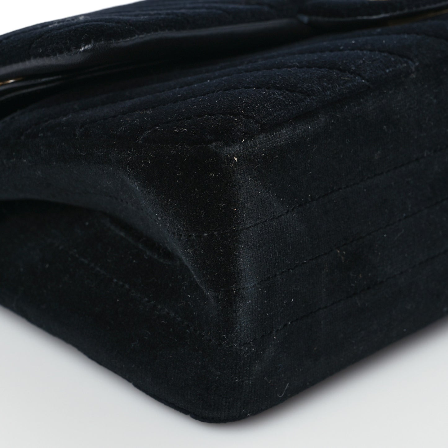 Velvet Chevron Quilted 2.55 Reissue 226 Flap Black