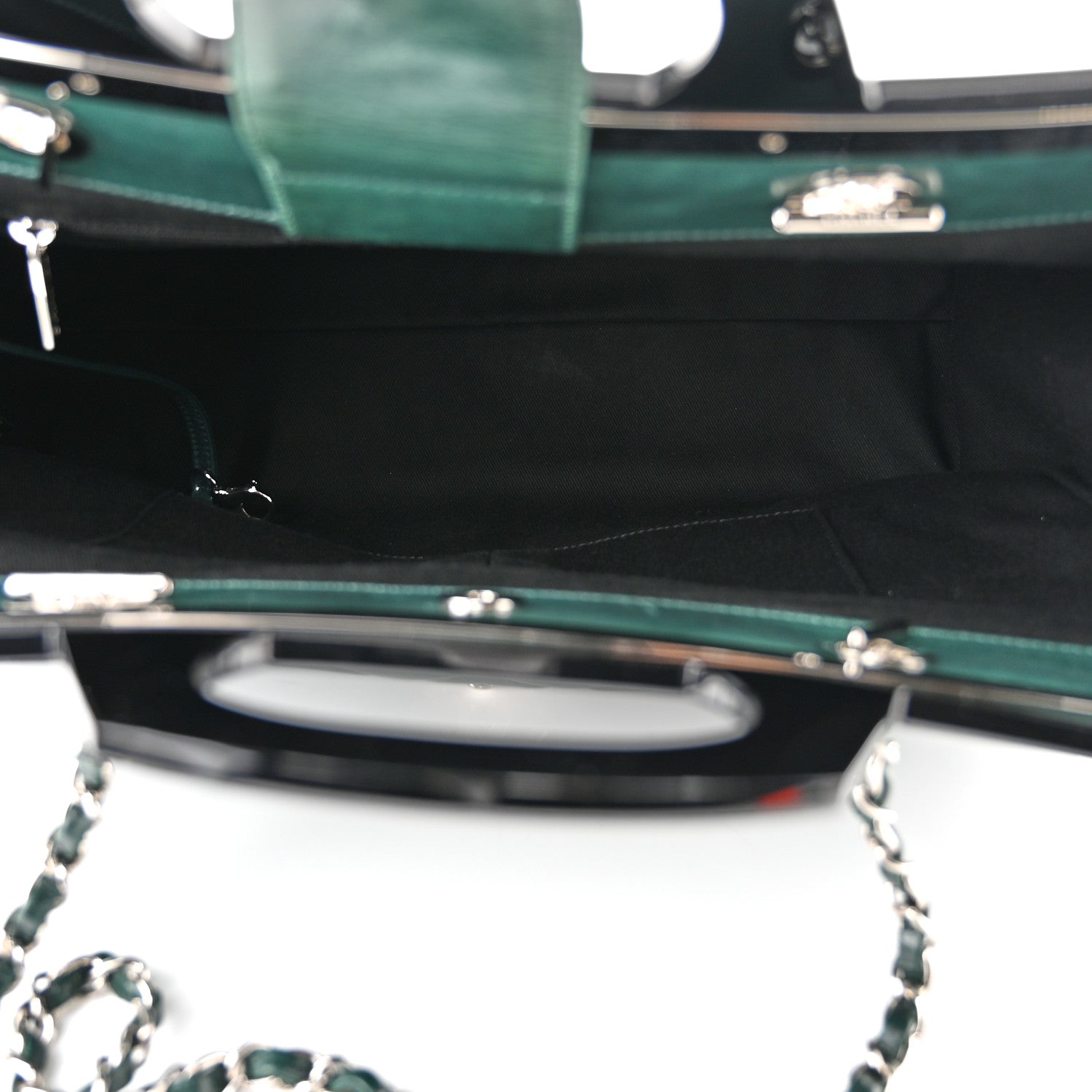 Chanel Glazed Calfskin Quilted Large CC Delivery Tote Green 4 of 9