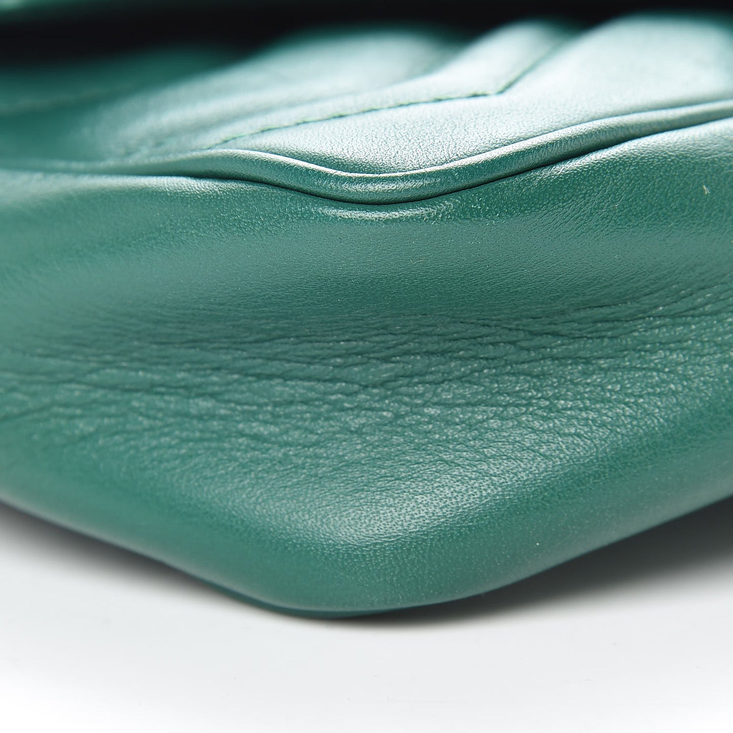 Calfskin Matelasse Super Mini GG Marmont Shoulder Bag Emerald Green