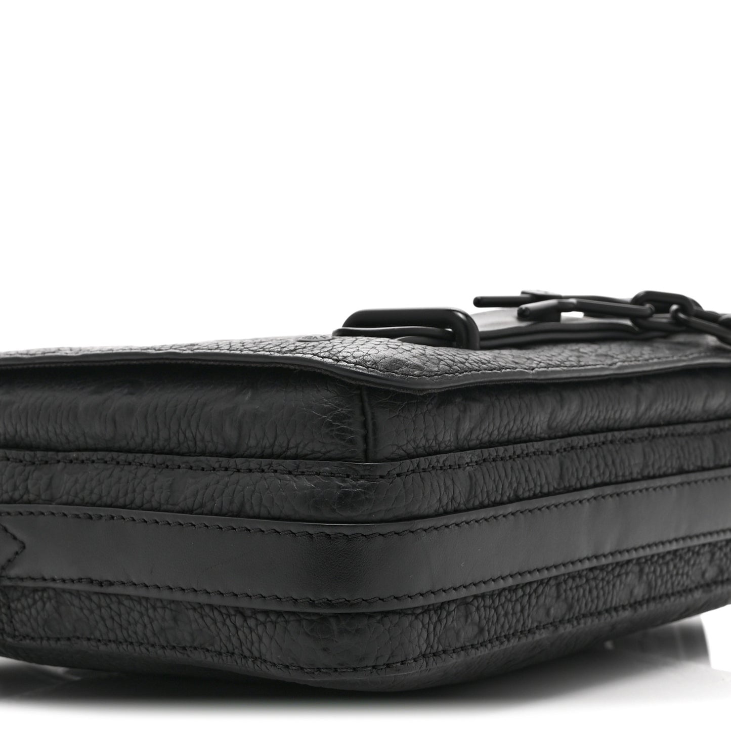 Taurillon Monogram Steamer Messenger Black