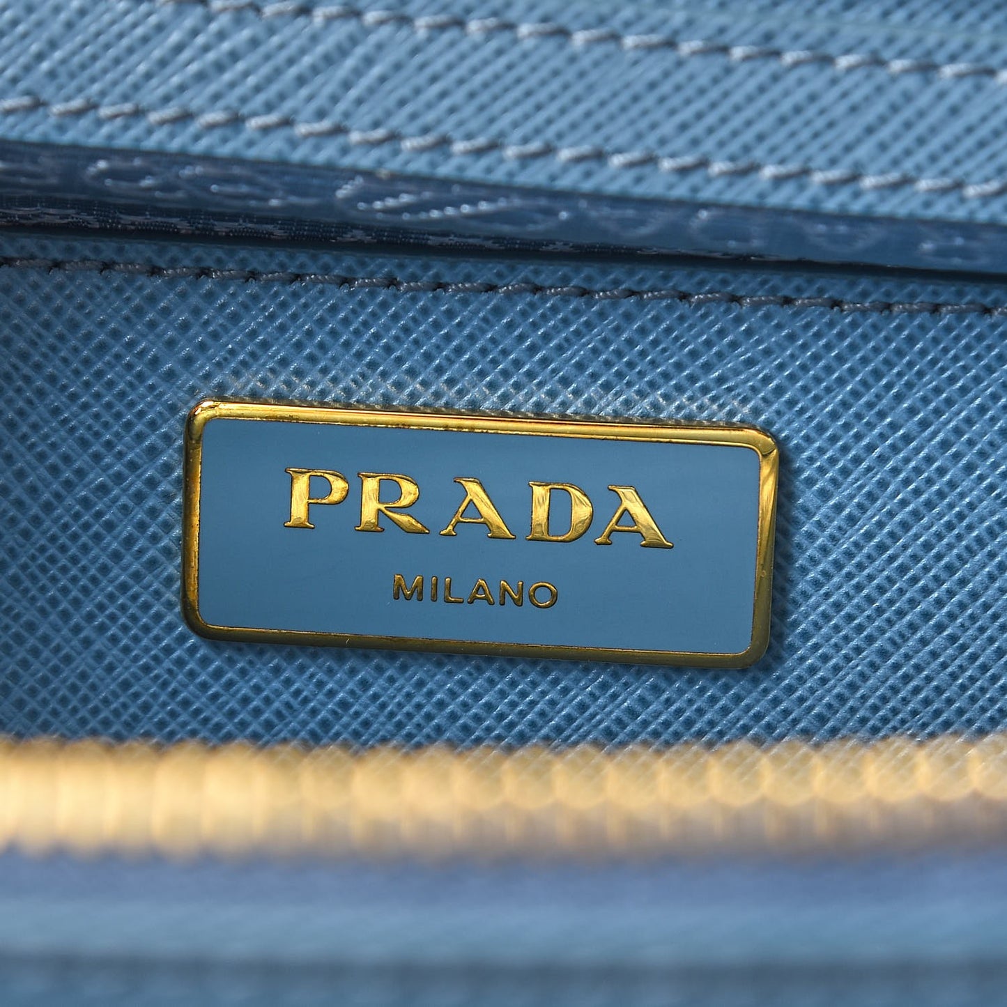 Saffiano Medium Galleria Double Zip Tote Aviazione