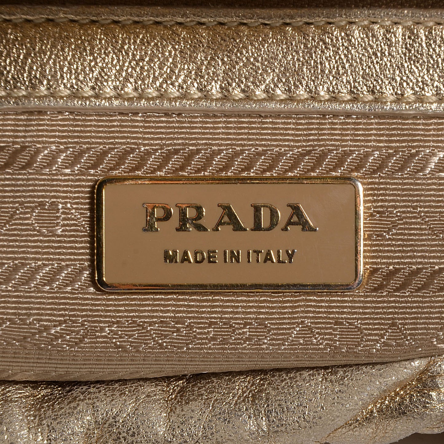 Nappa Gaufre Dome Satchel Platino