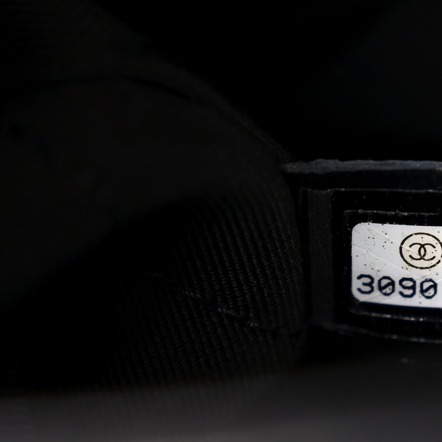 Crumbled Calfskin Embossed Flap Black
