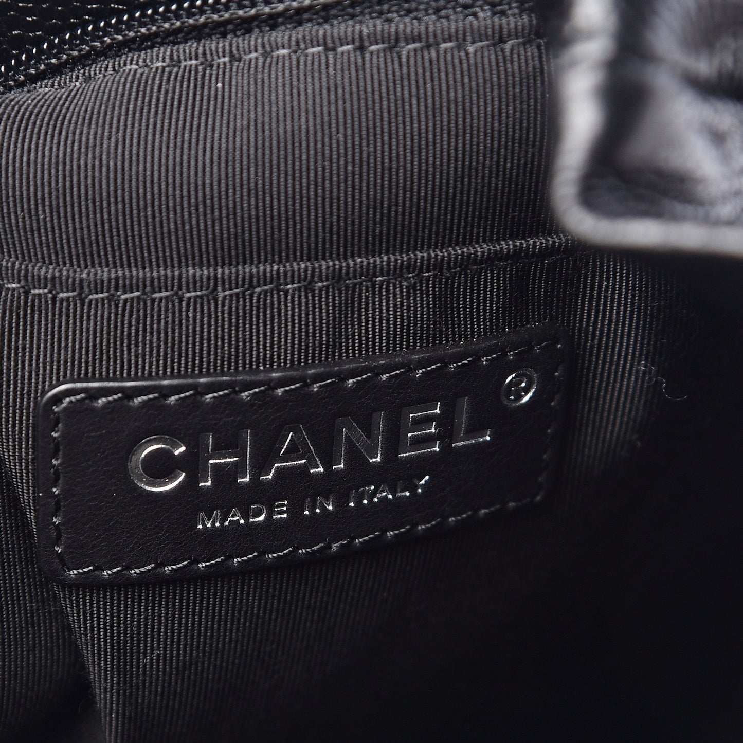 Caviar Quilted Small Chain Bucket Bag Black