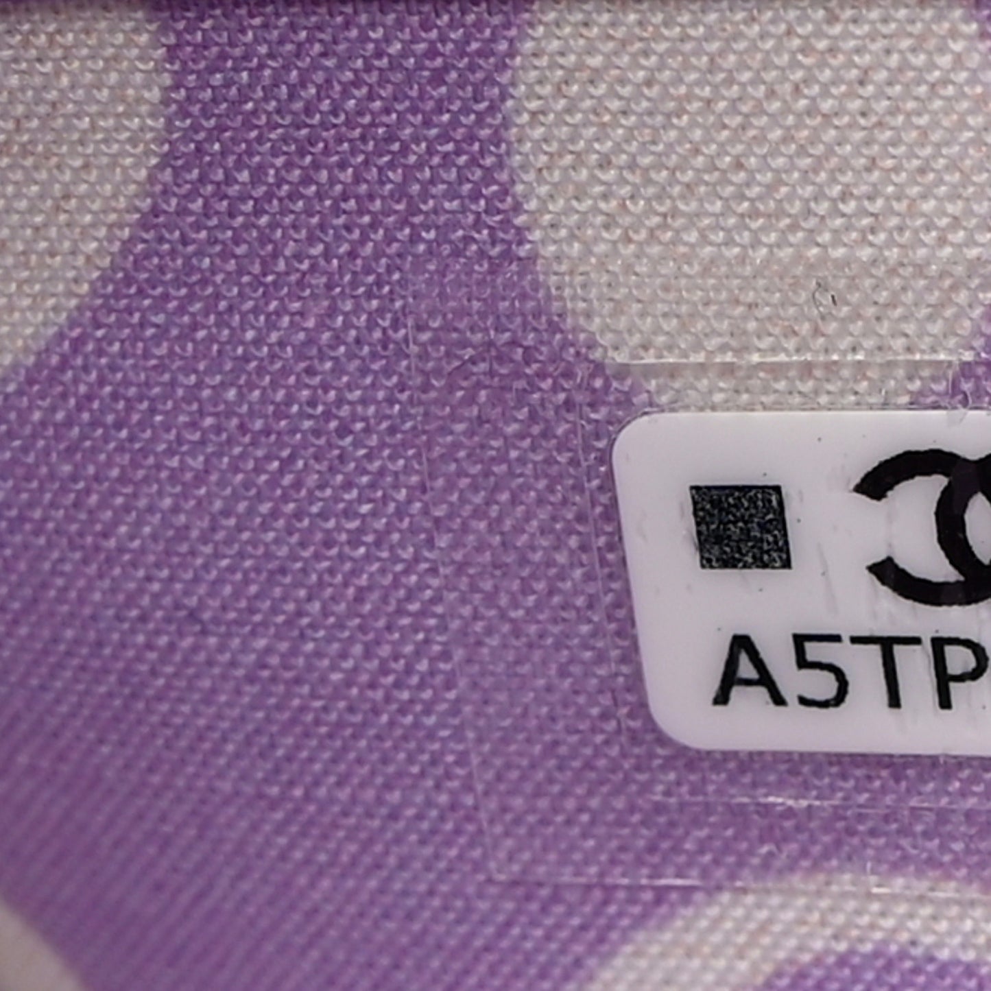 Caviar Quilted CC Logo Long Zipped Wallet Light Purple