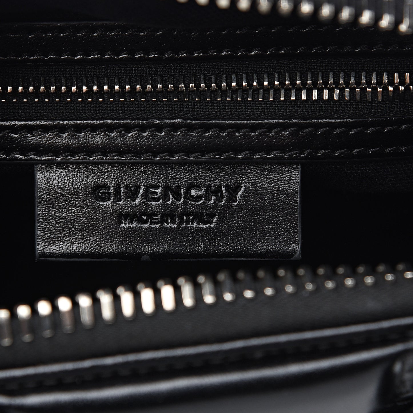 Shiny Lord Calfskin Mini Antigona Black