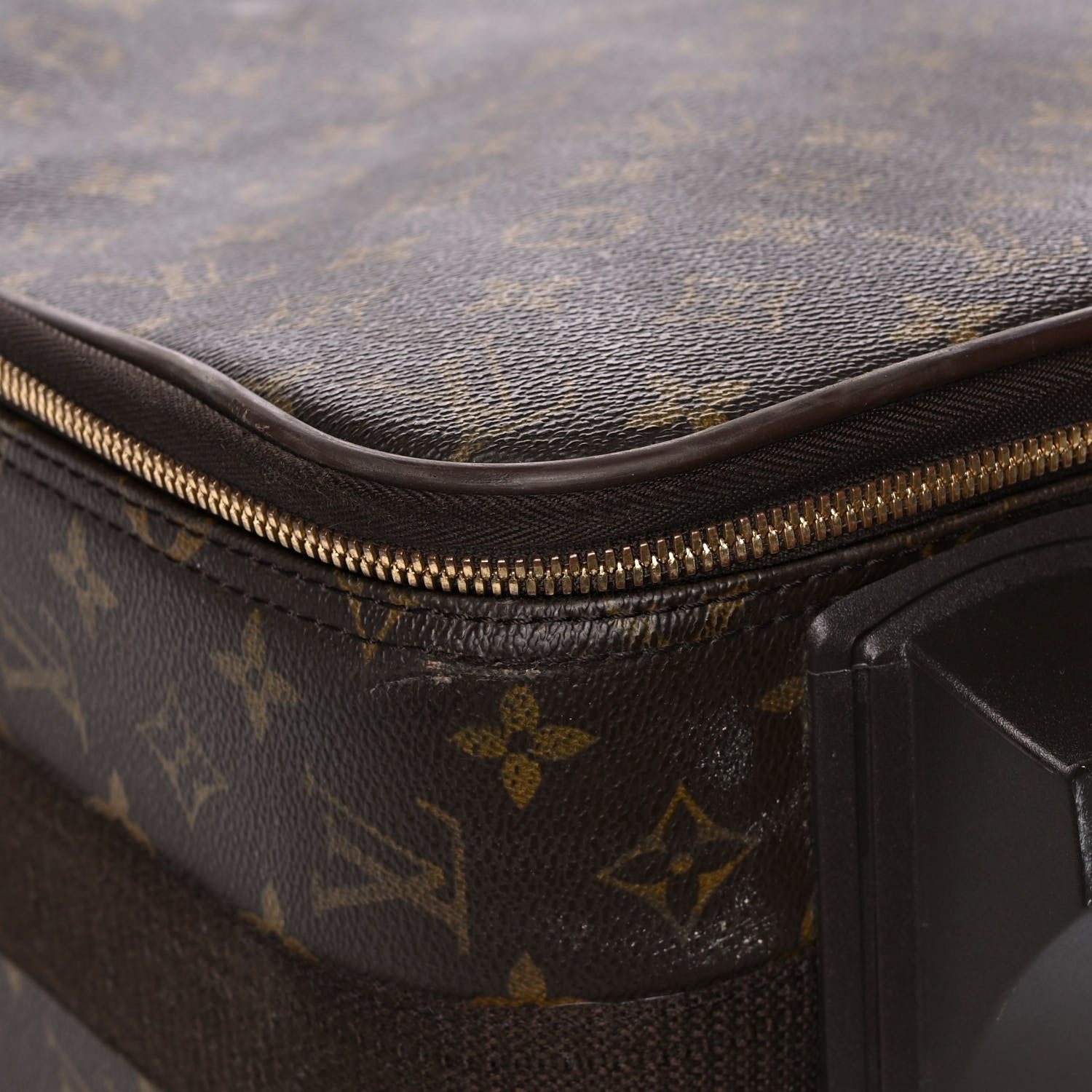 Louis Vuitton Monogram Pegase 60 14 of 26