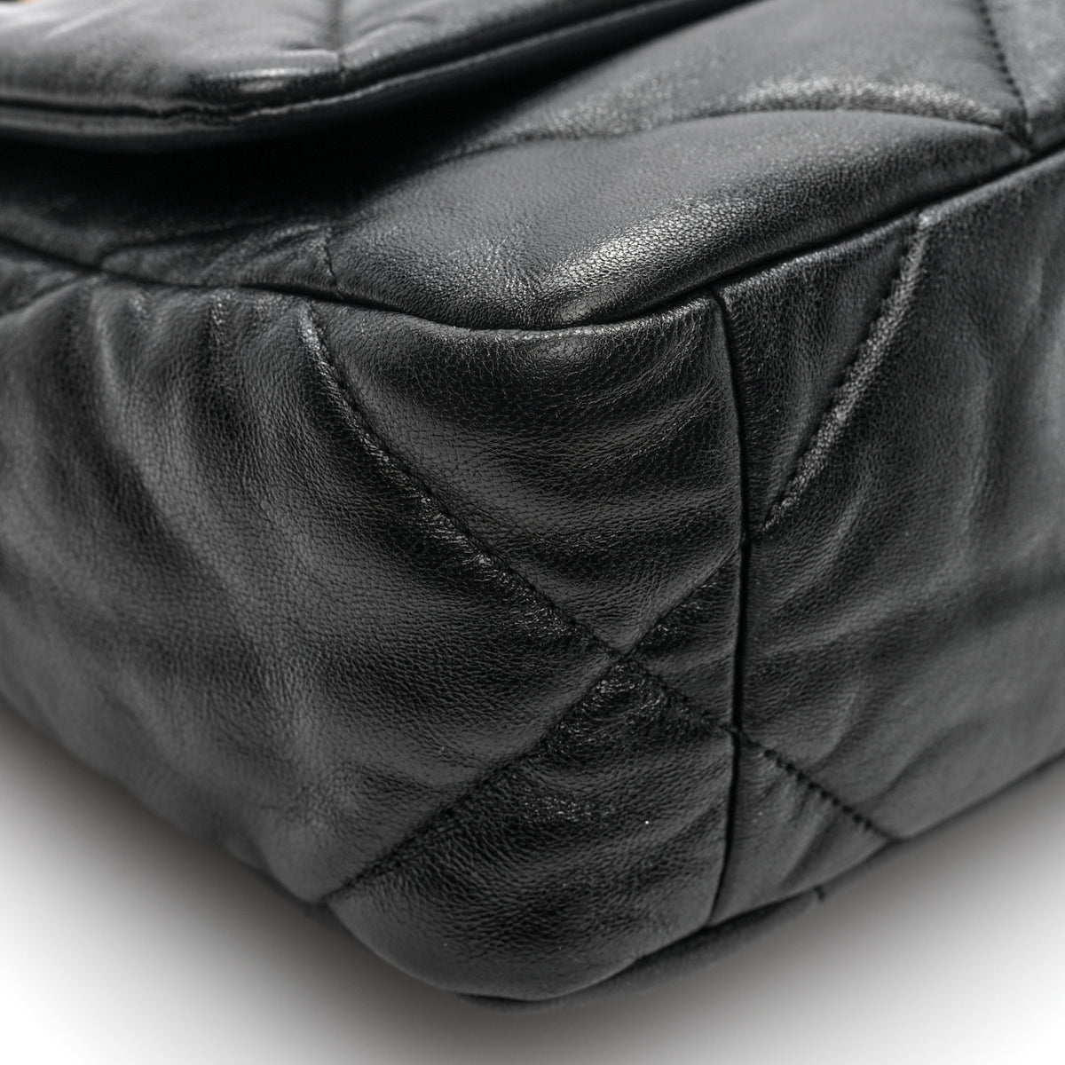 Lambskin Quilted Medium Chanel 19 Flap Black