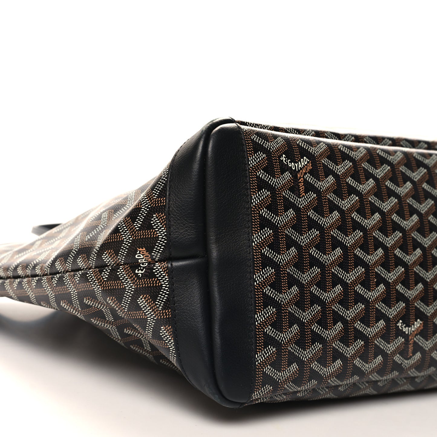 Goyardine Artois MM Black
