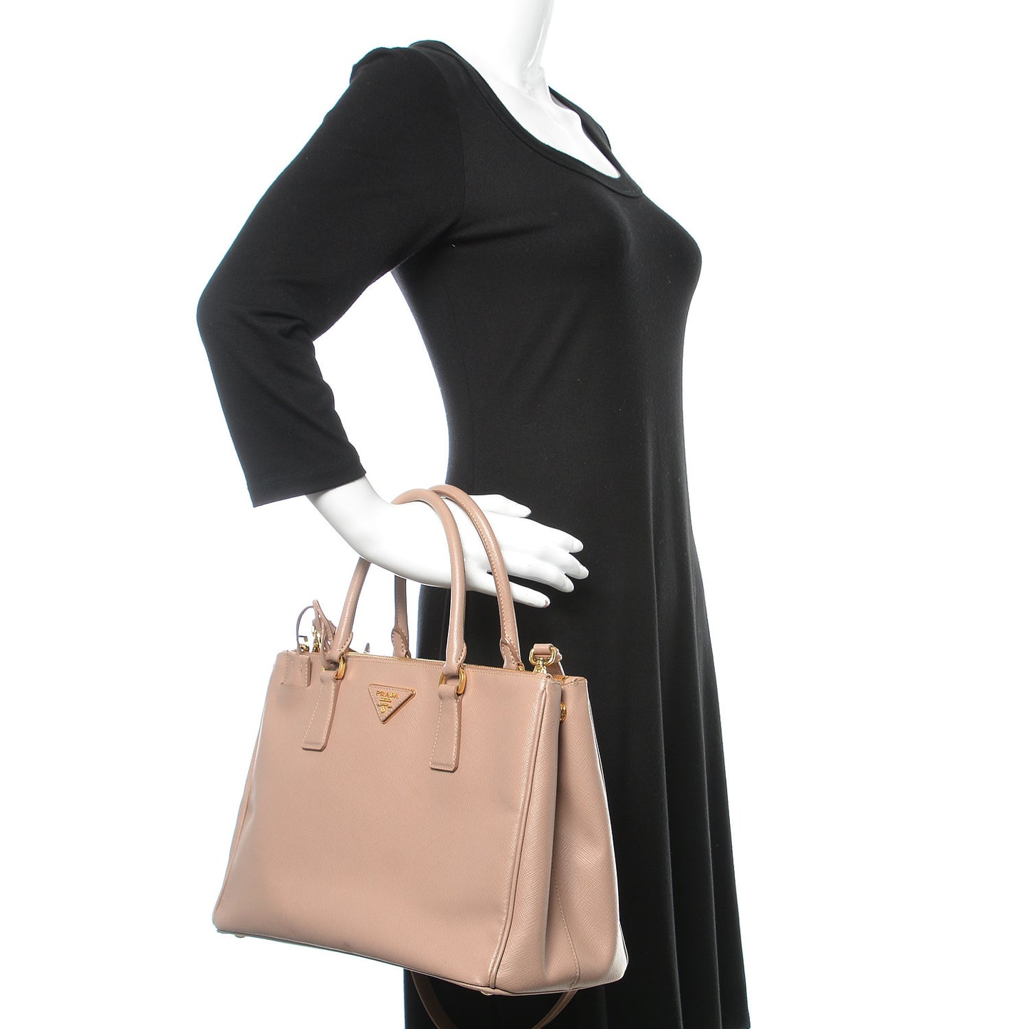 Saffiano Medium Galleria Double Zip Tote Cammeo