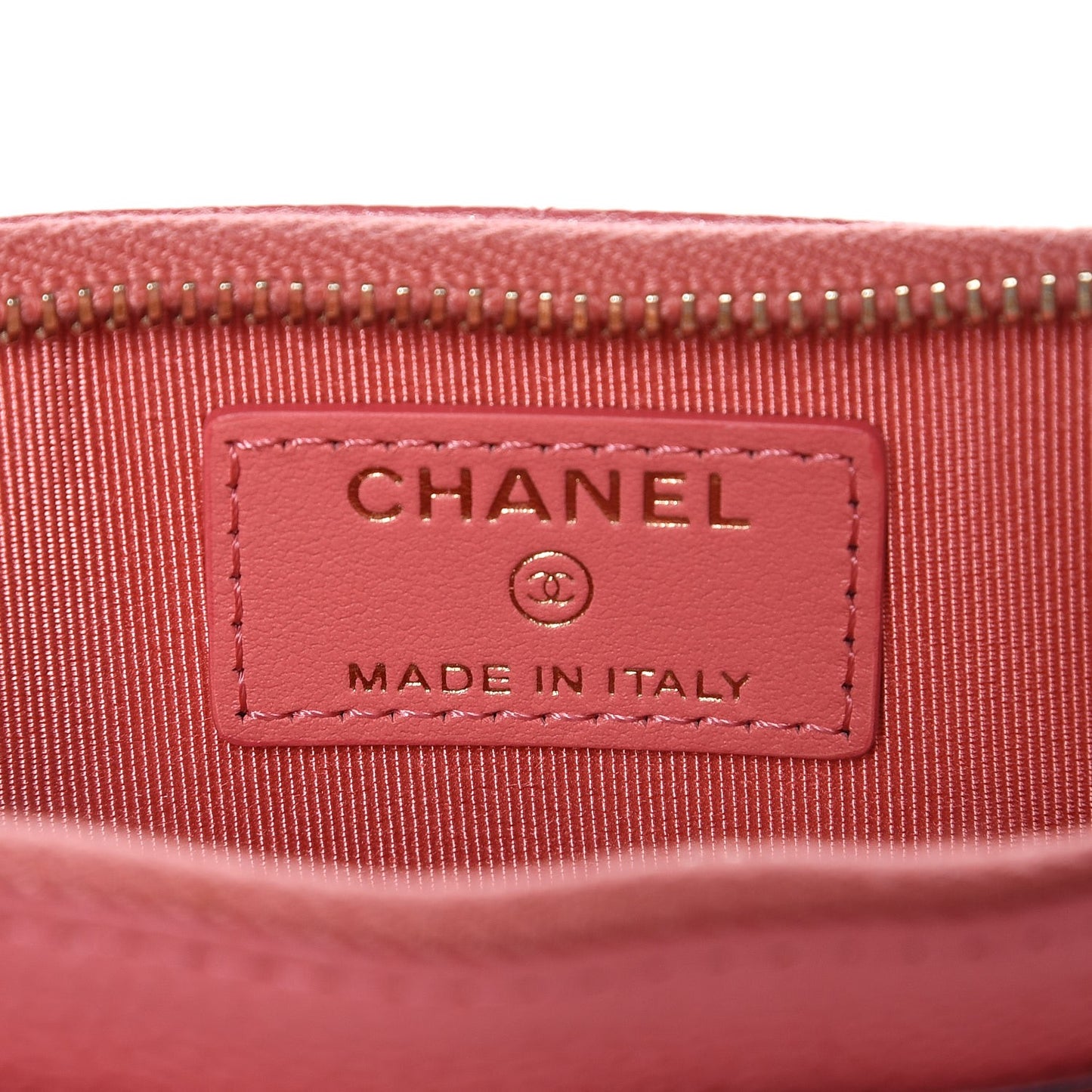 Iridescent Caviar Quilted Classic Zip Pouch Pink