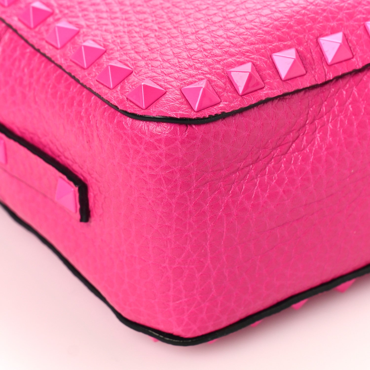 Valentino Garavani Pebbled Calfskin Monochrome Rockstud Camera Crossbody Bag Pink PP 7 of 8