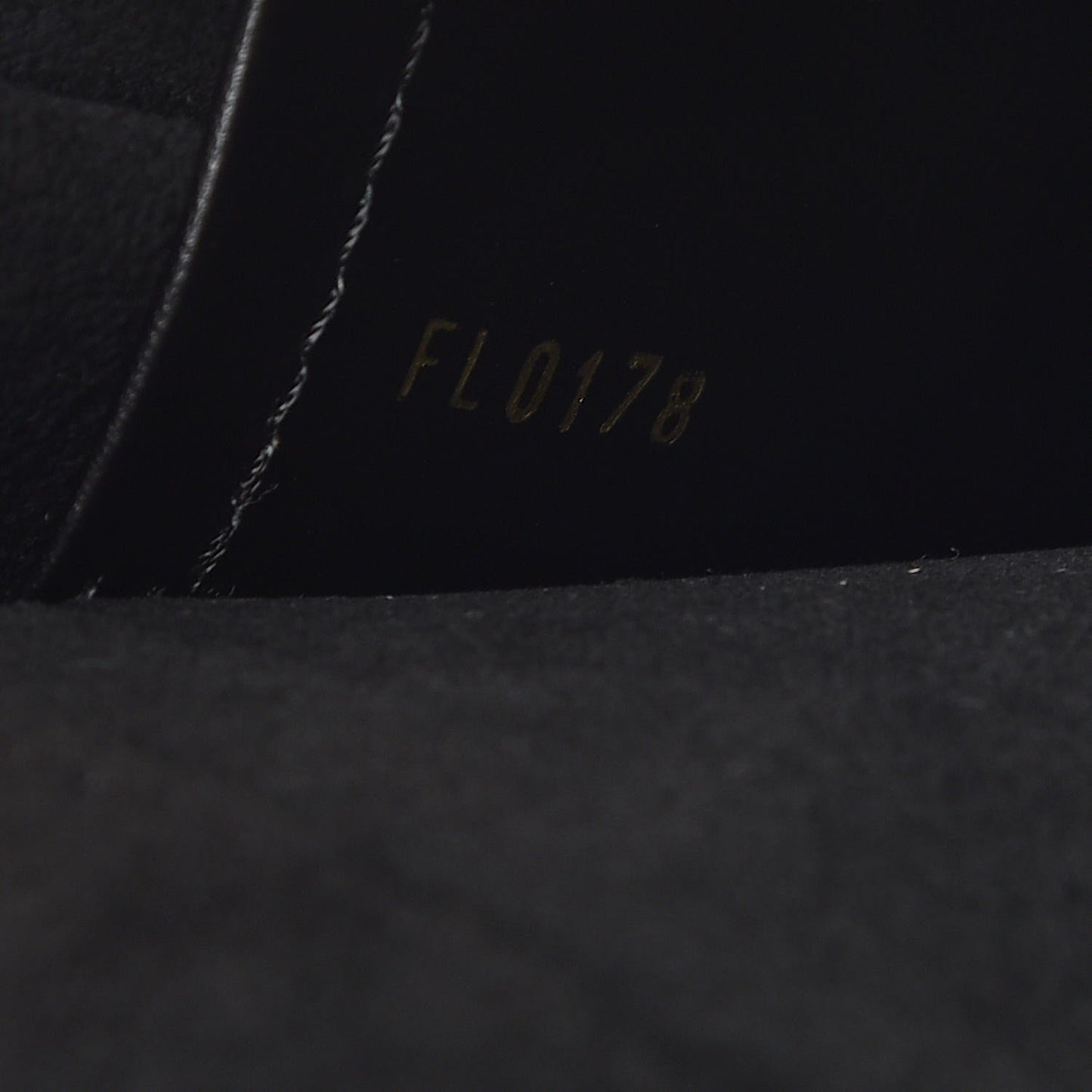 Calfskin Pochette Louise GM Black