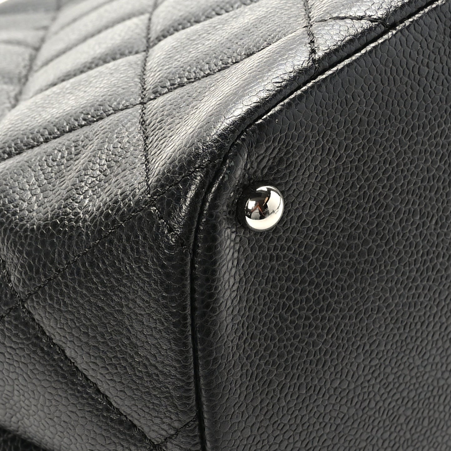 Caviar Quilted CC Timeless Soft Tote Black
