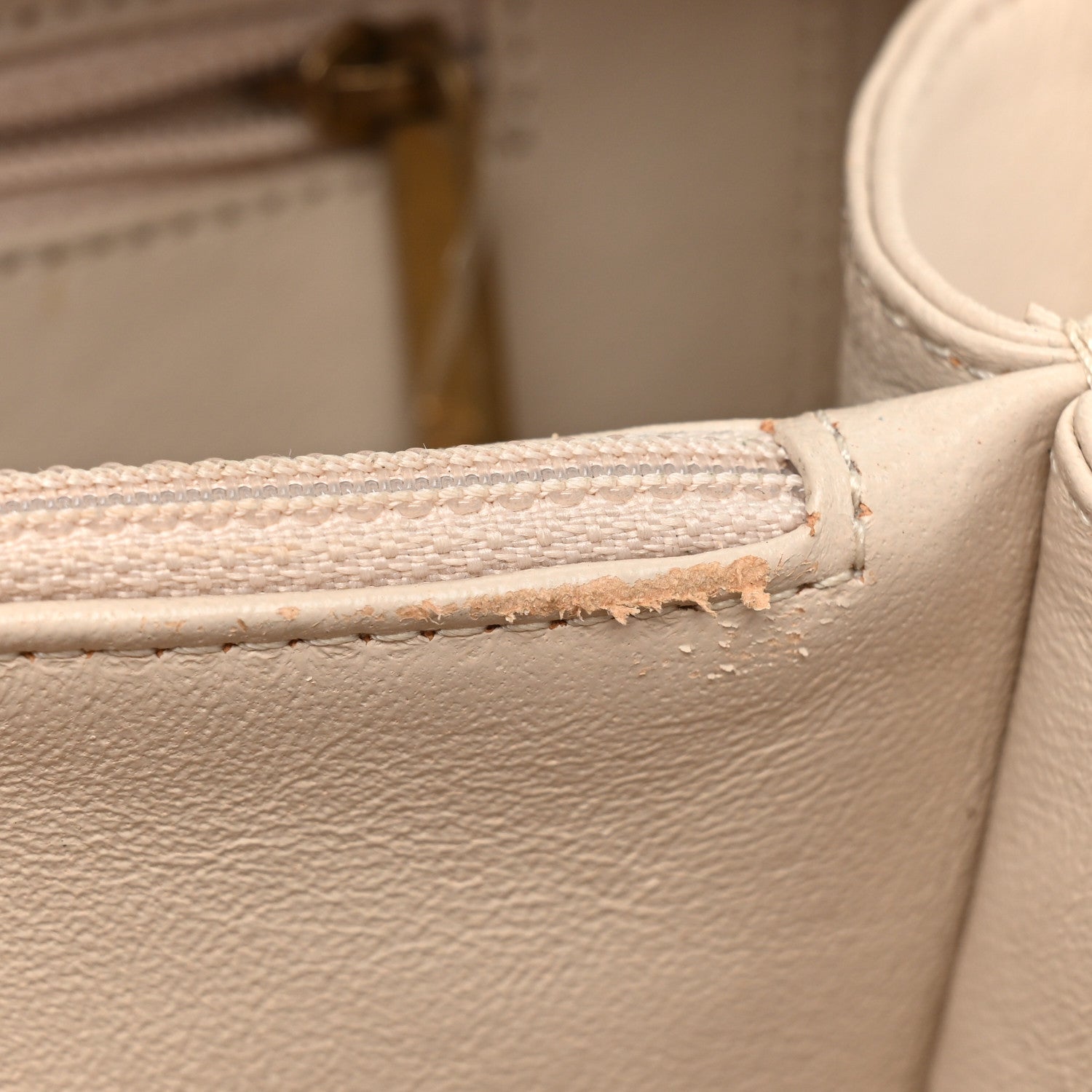 Chanel Caviar Quilted Medium CC Filigree Vanity Case White 12 of 18
